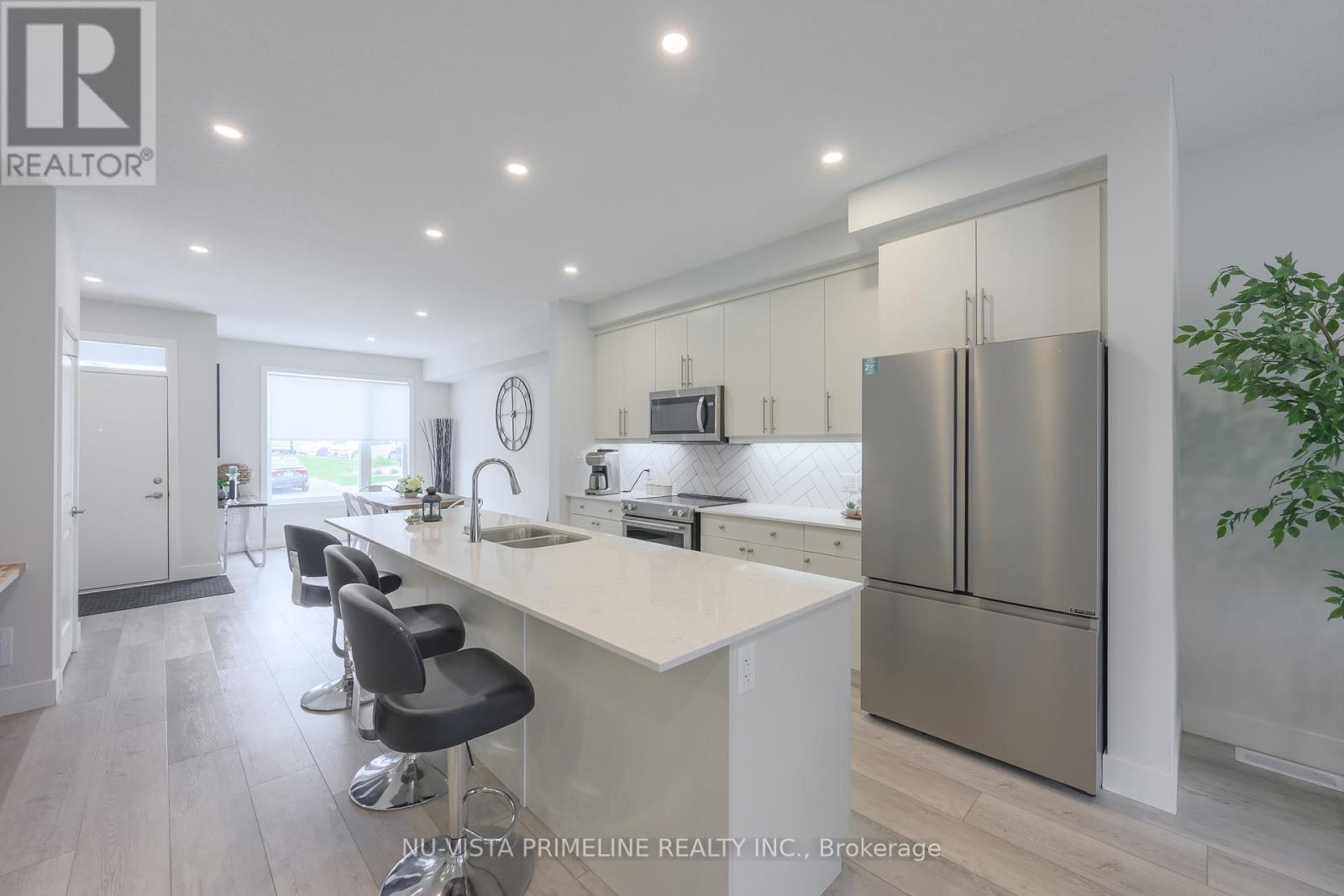 6 - 925 Deveron Crescent, London South, Ontario  N5Z 5A4 - Photo 3 - X13082502