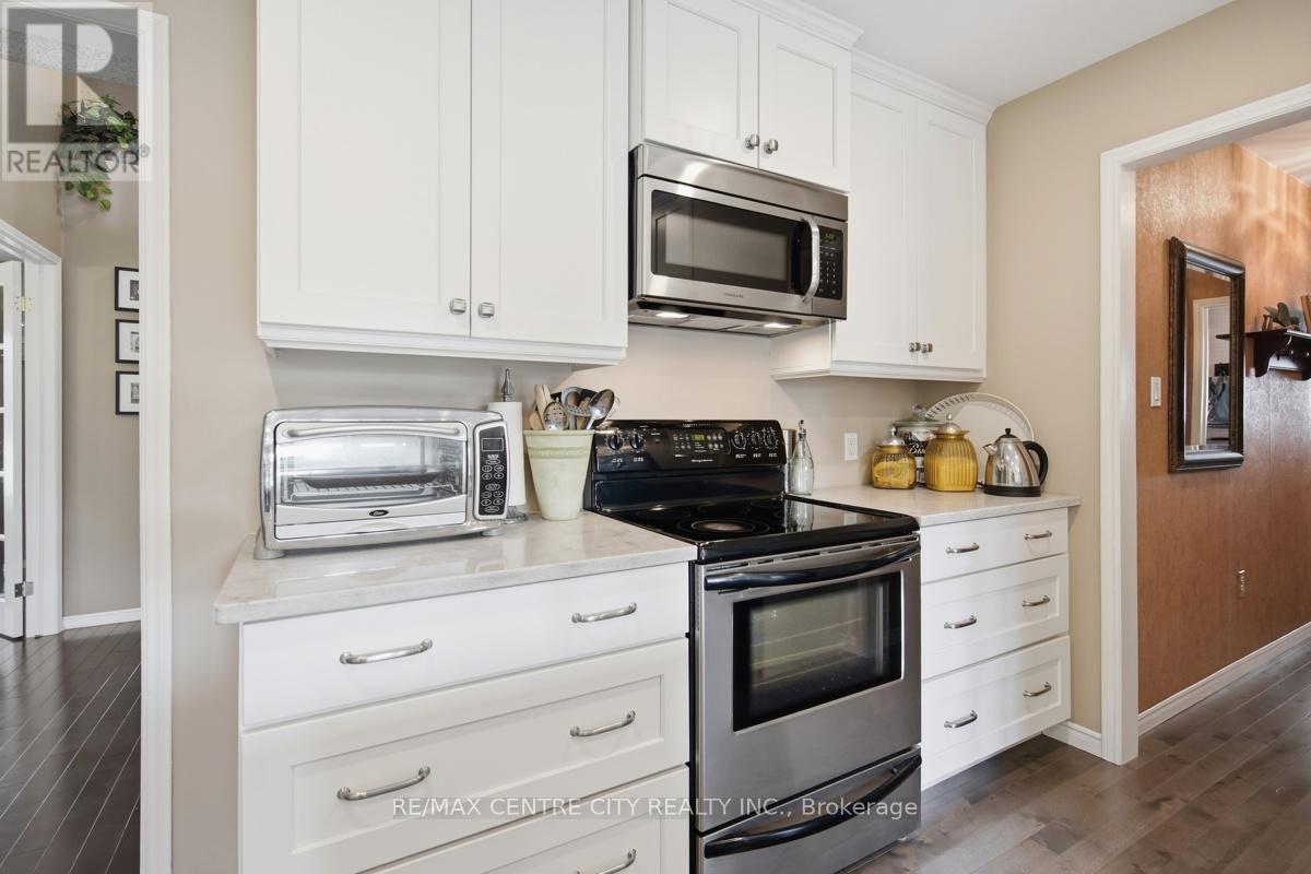 72 Robinson Lane, London North (North G), Ontario  N5X 3V4 - Photo 8 - X13082528
