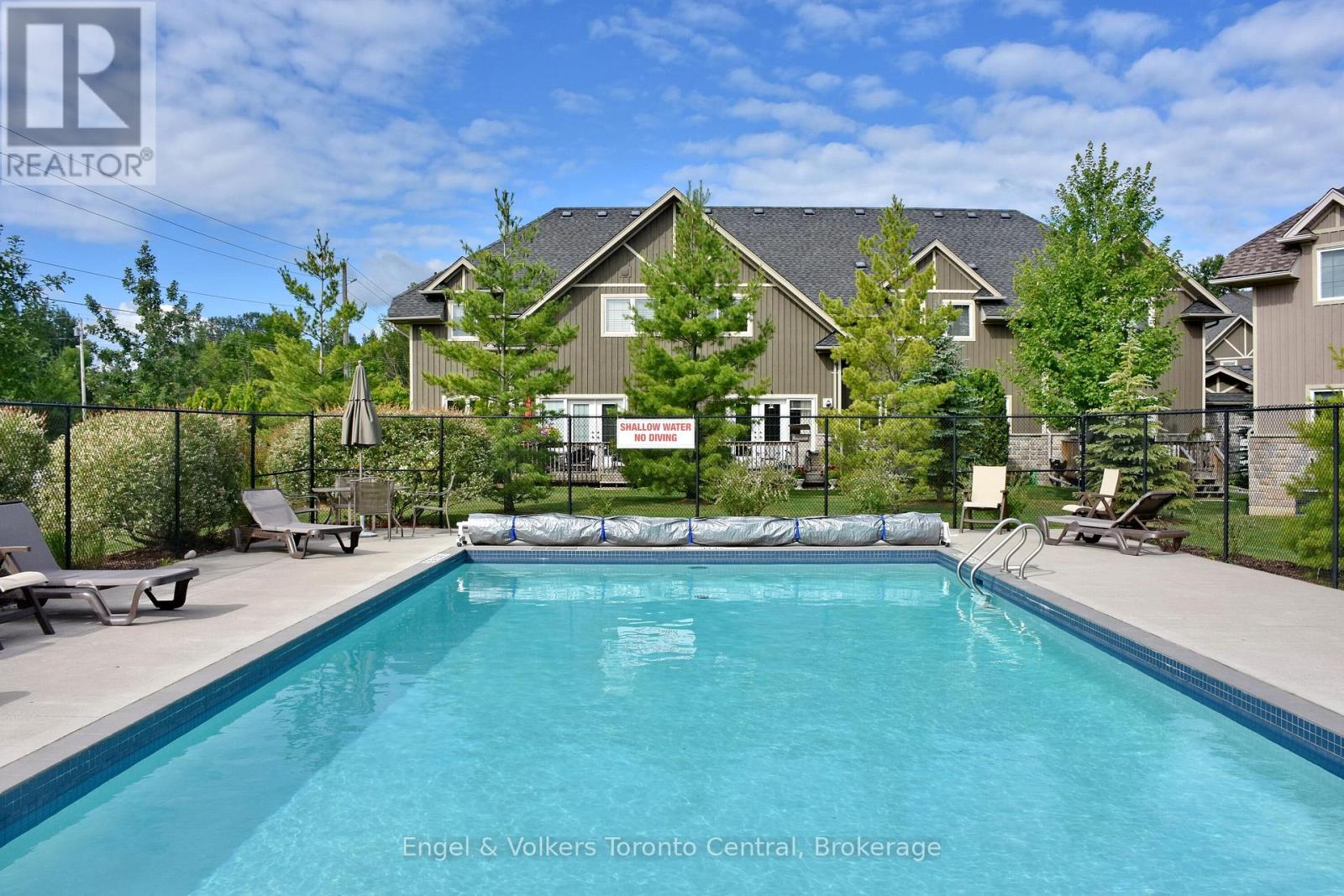 47 Meadowbrook Lane, Blue Mountains, Ontario  N0H 2P0 - Photo 3 - X12679406