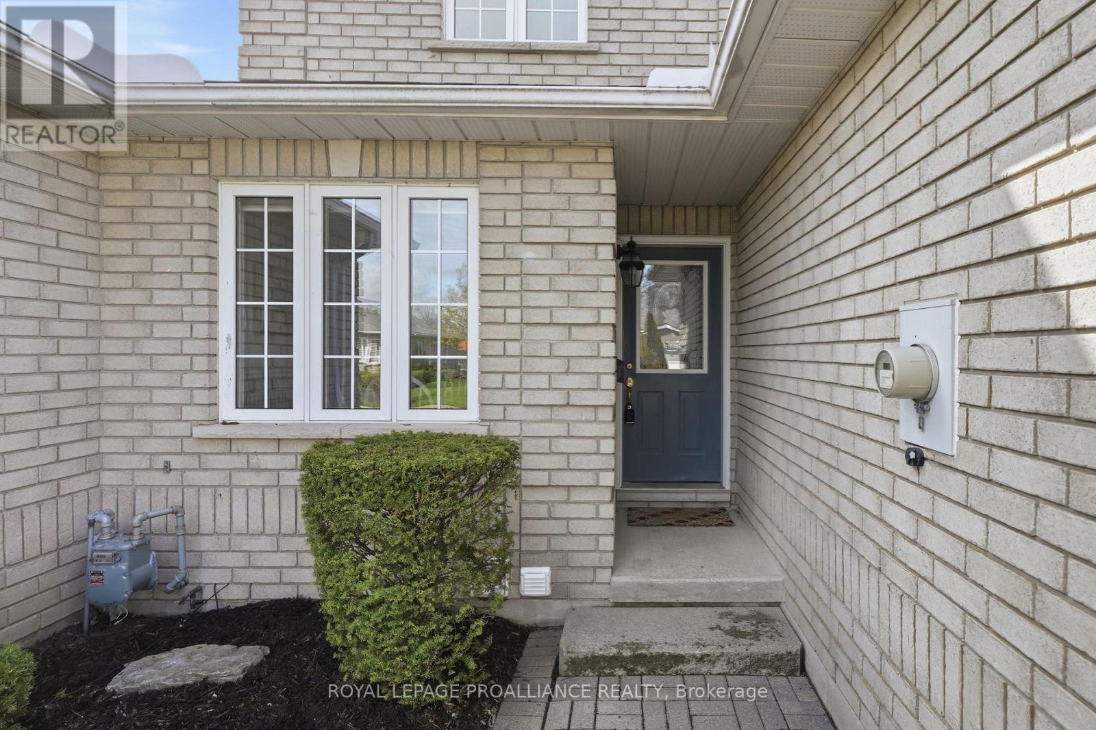 17 Pinegrove Court, Belleville, Ontario  K8N 5X9 - Photo 1 - X12919198