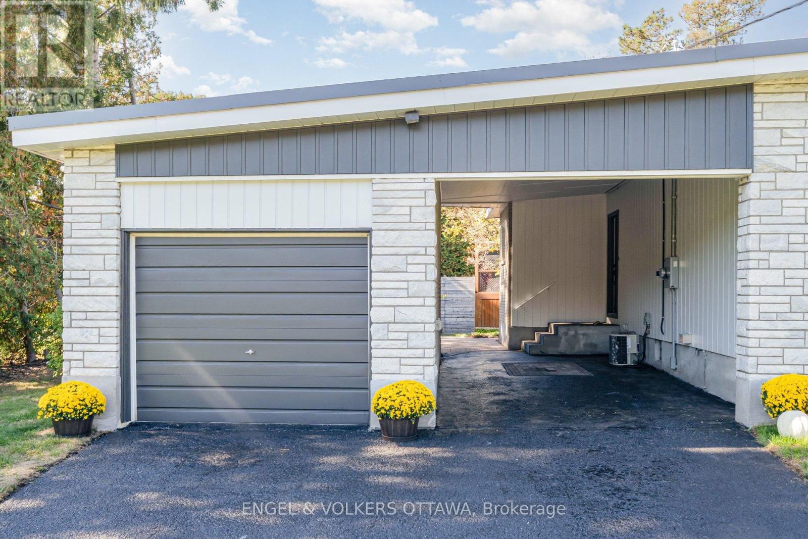 121 Grenfell Crescent, Ottawa, Ontario  K2G 0G5 - Photo 6 - X13082530