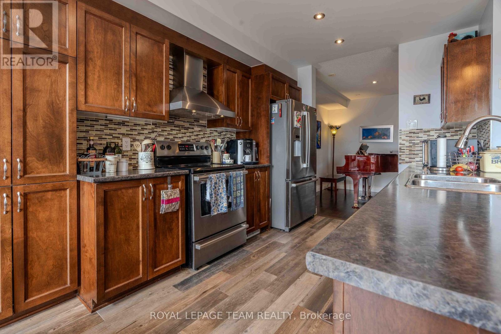 640 Pepperville Crescent, Ottawa, Ontario  K2M 0E8 - Photo 4 - X13082544