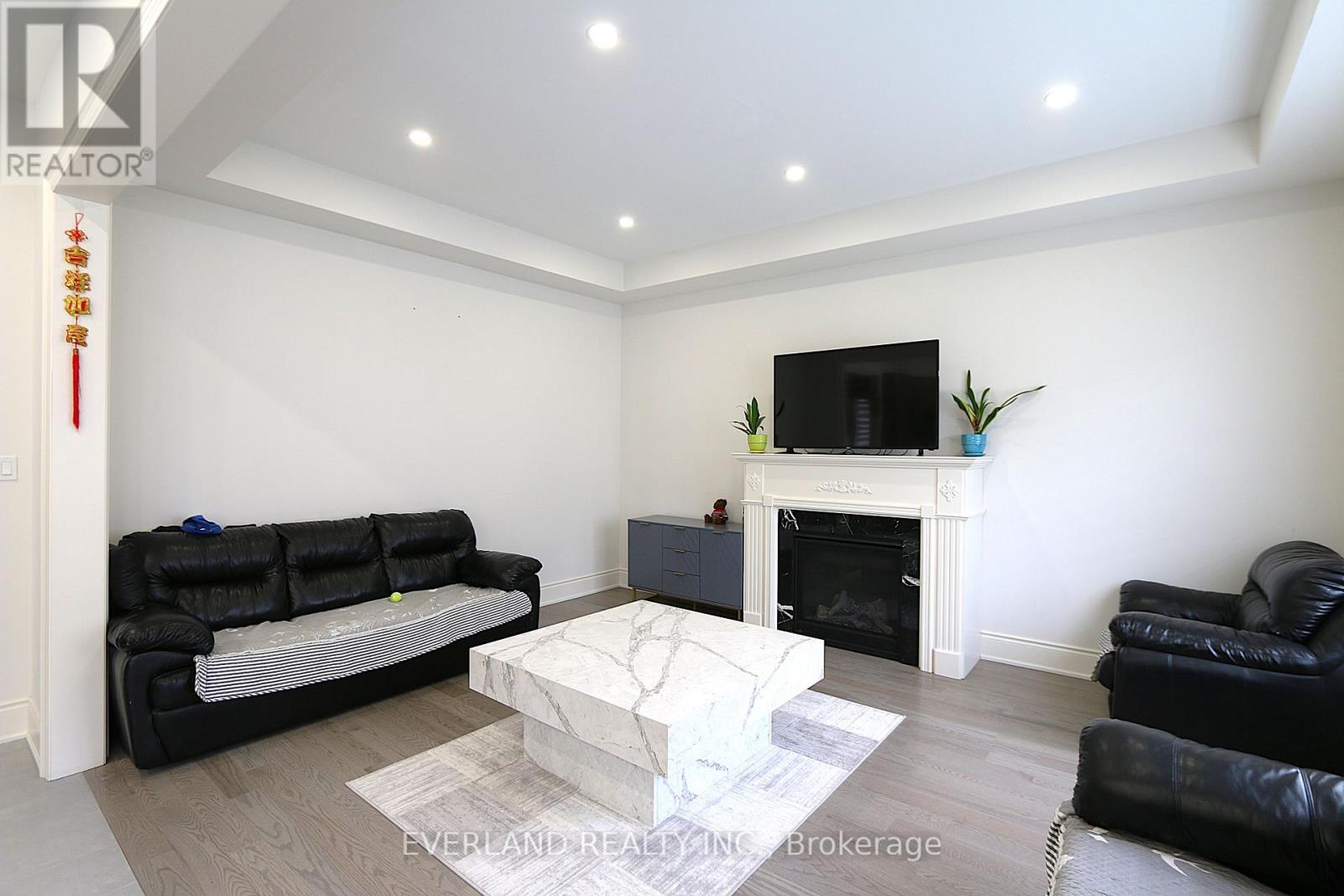 202 Mckean Drive, Whitchurch-Stouffville (Stouffville), Ontario  L4A 5C2 - Photo 6 - N13082504