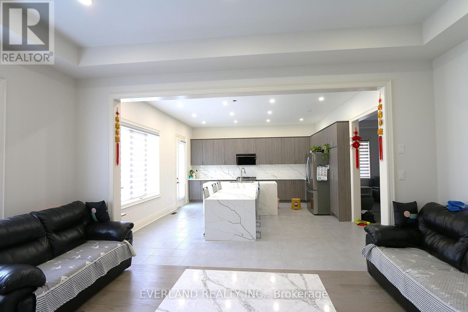 202 Mckean Drive, Whitchurch-Stouffville (Stouffville), Ontario  L4A 5C2 - Photo 9 - N13082504