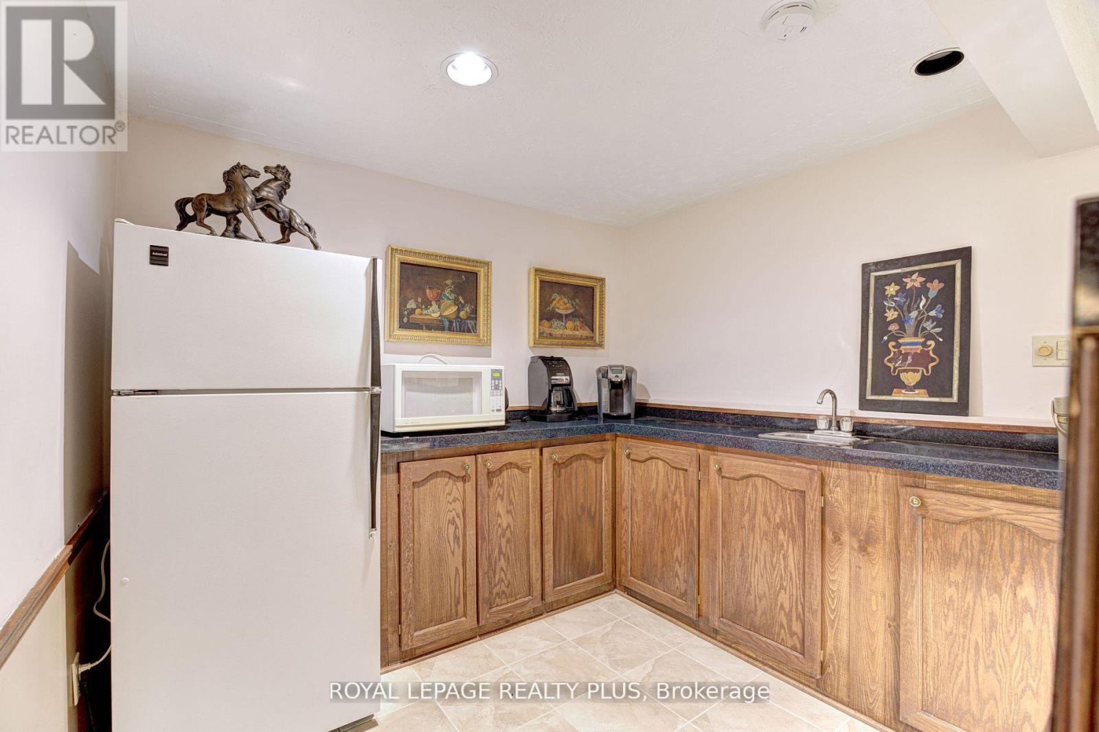 1760 Featherston Court, Mississauga, Ontario  L5L 3E3 - Photo 44 - W13082506