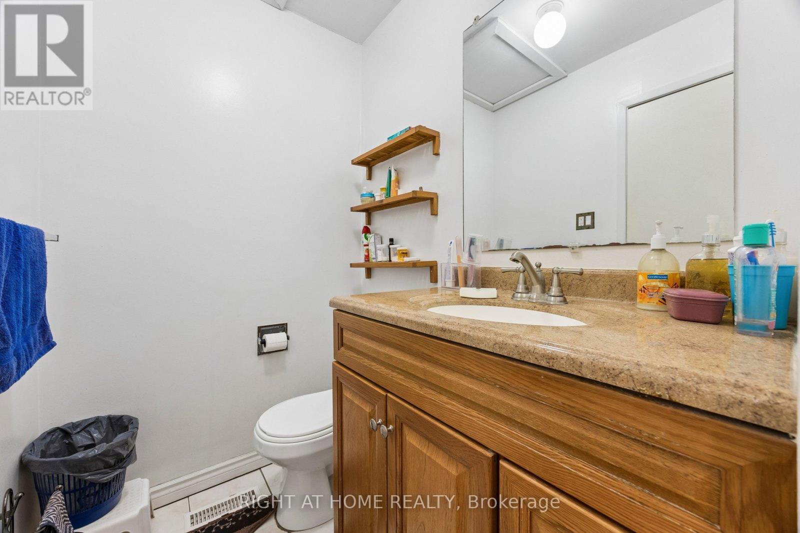 5 - 2002 Martin Grove Road, Toronto (West Humber-Clairville), Ontario  M9V 4A3 - Photo 13 - W13082510
