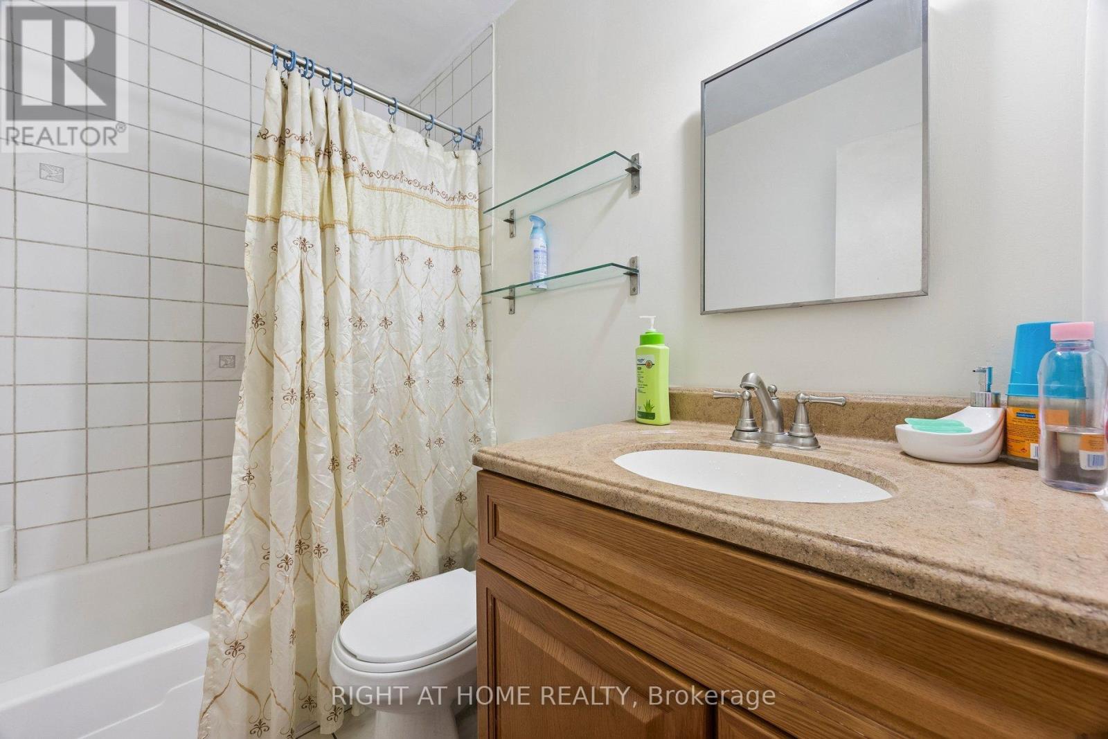 5 - 2002 Martin Grove Road, Toronto (West Humber-Clairville), Ontario  M9V 4A3 - Photo 16 - W13082510
