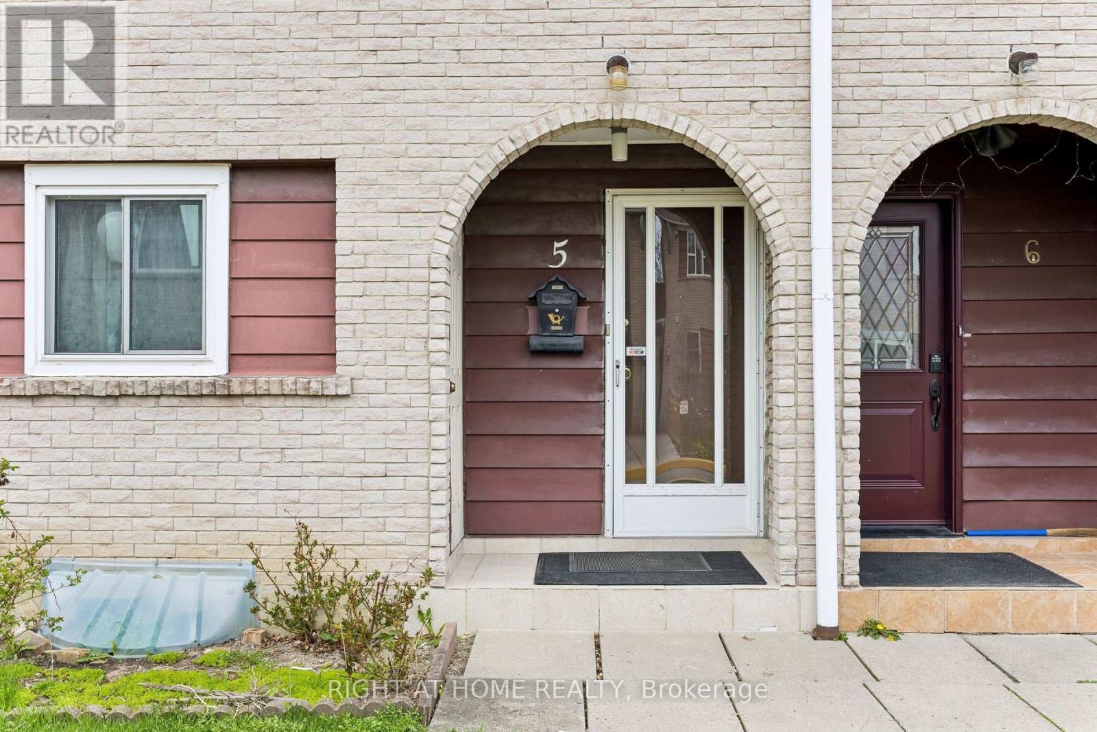 5 - 2002 Martin Grove Road, Toronto (West Humber-Clairville), Ontario  M9V 4A3 - Photo 2 - W13082510