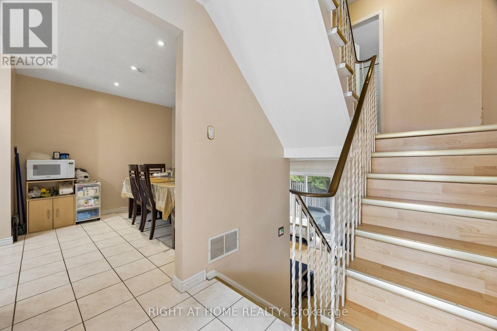 5 - 2002 Martin Grove Road, Toronto (West Humber-Clairville), Ontario  M9V 4A3 - Photo 4 - W13082510