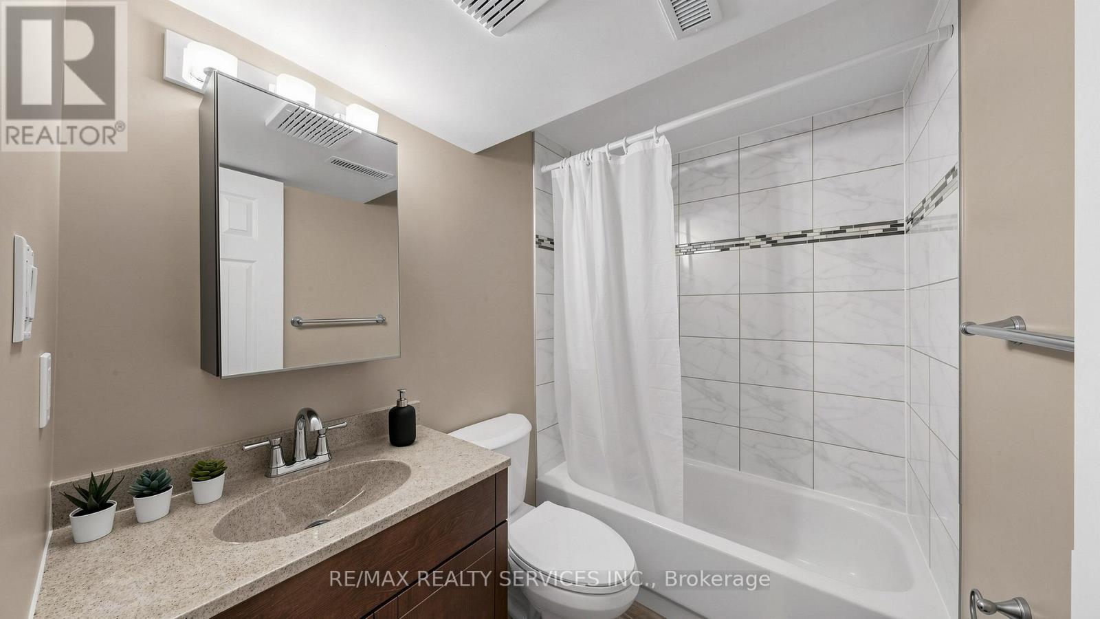 72 Nantucket Crescent, Brampton (Westgate), Ontario  L6S 3X5 - Photo 43 - W13082512