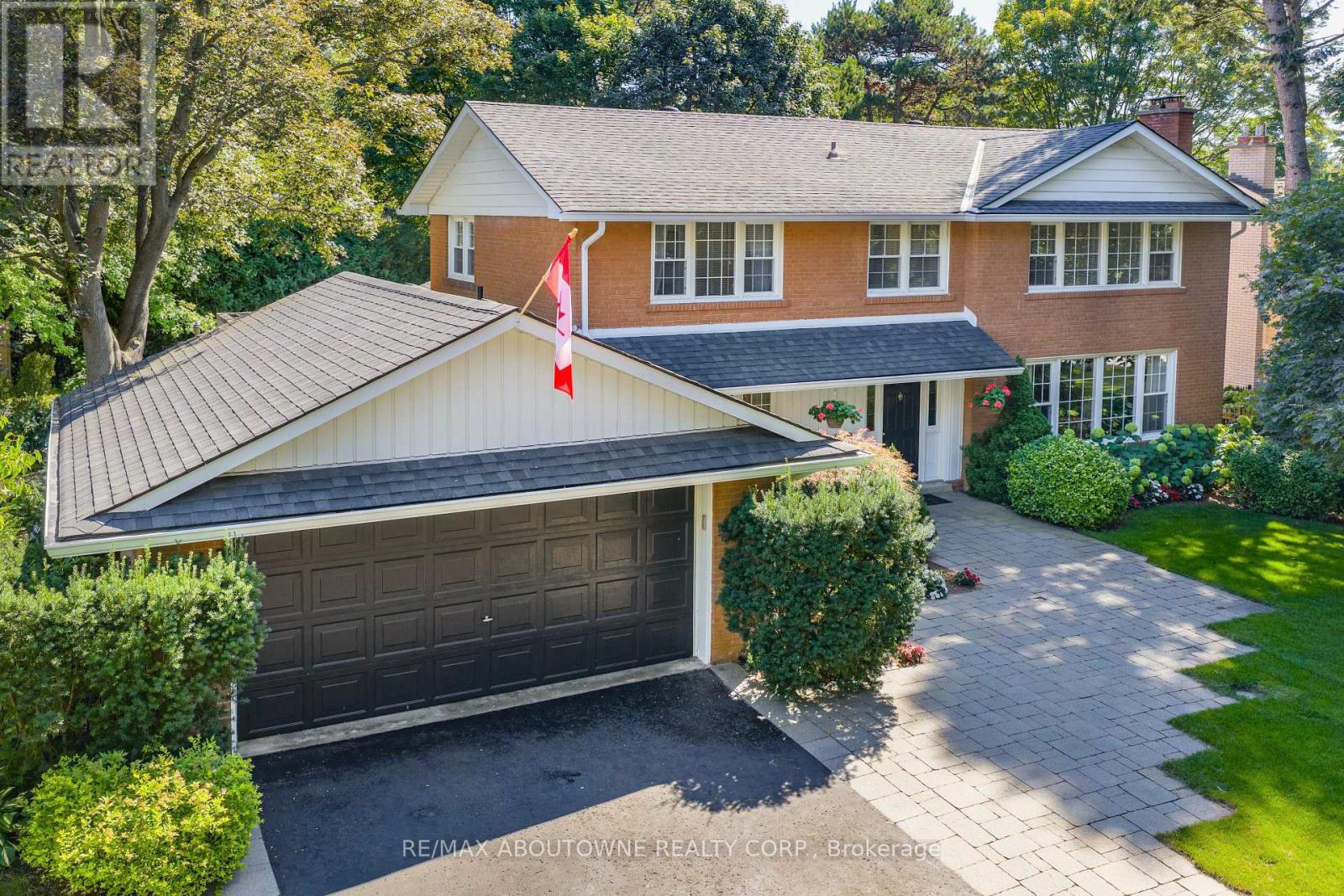 1284 Cleaver Drive, Oakville, Ontario  L6J 1W3 - Photo 2 - W13082524