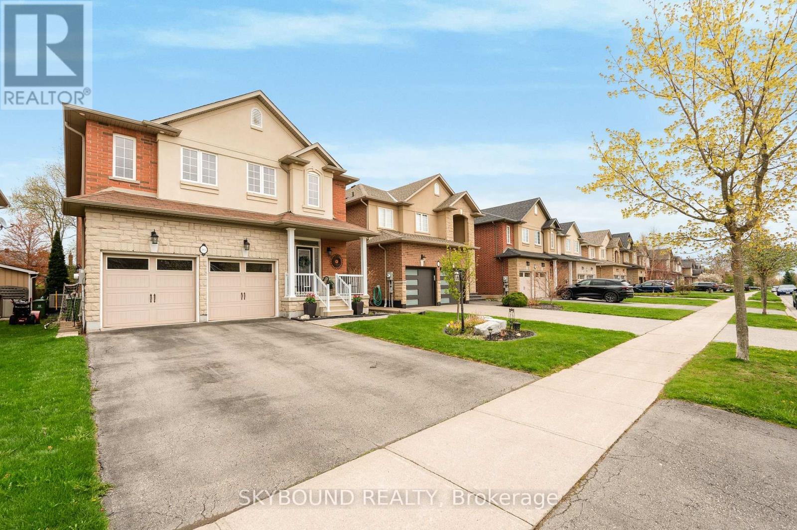 365 Valridge Drive, Hamilton, Ontario  L9G 0B1 - Photo 2 - X13082522