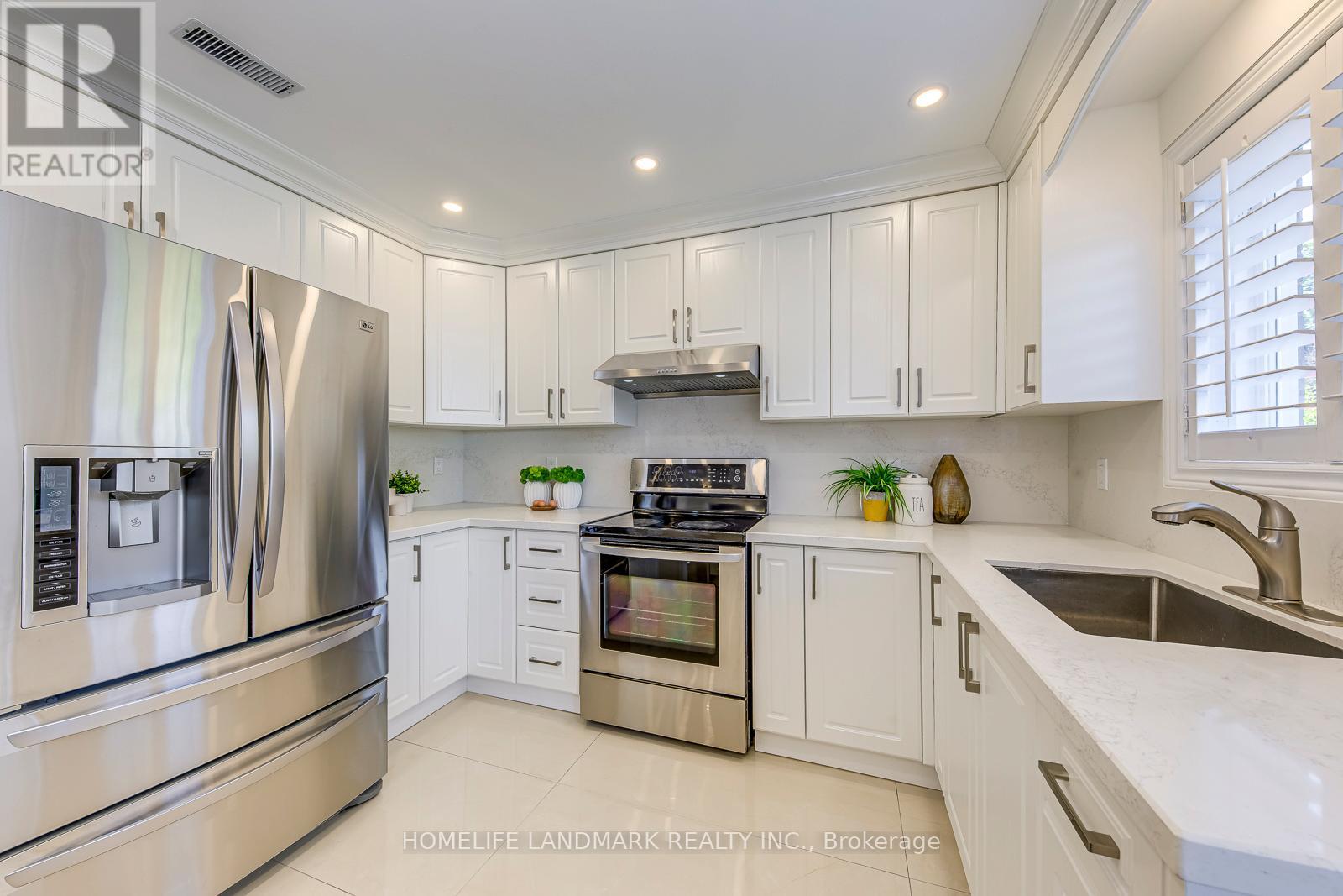 5123 Heatherleigh Avenue, Mississauga, Ontario  L5V 1M7 - Photo 13 - W13082240