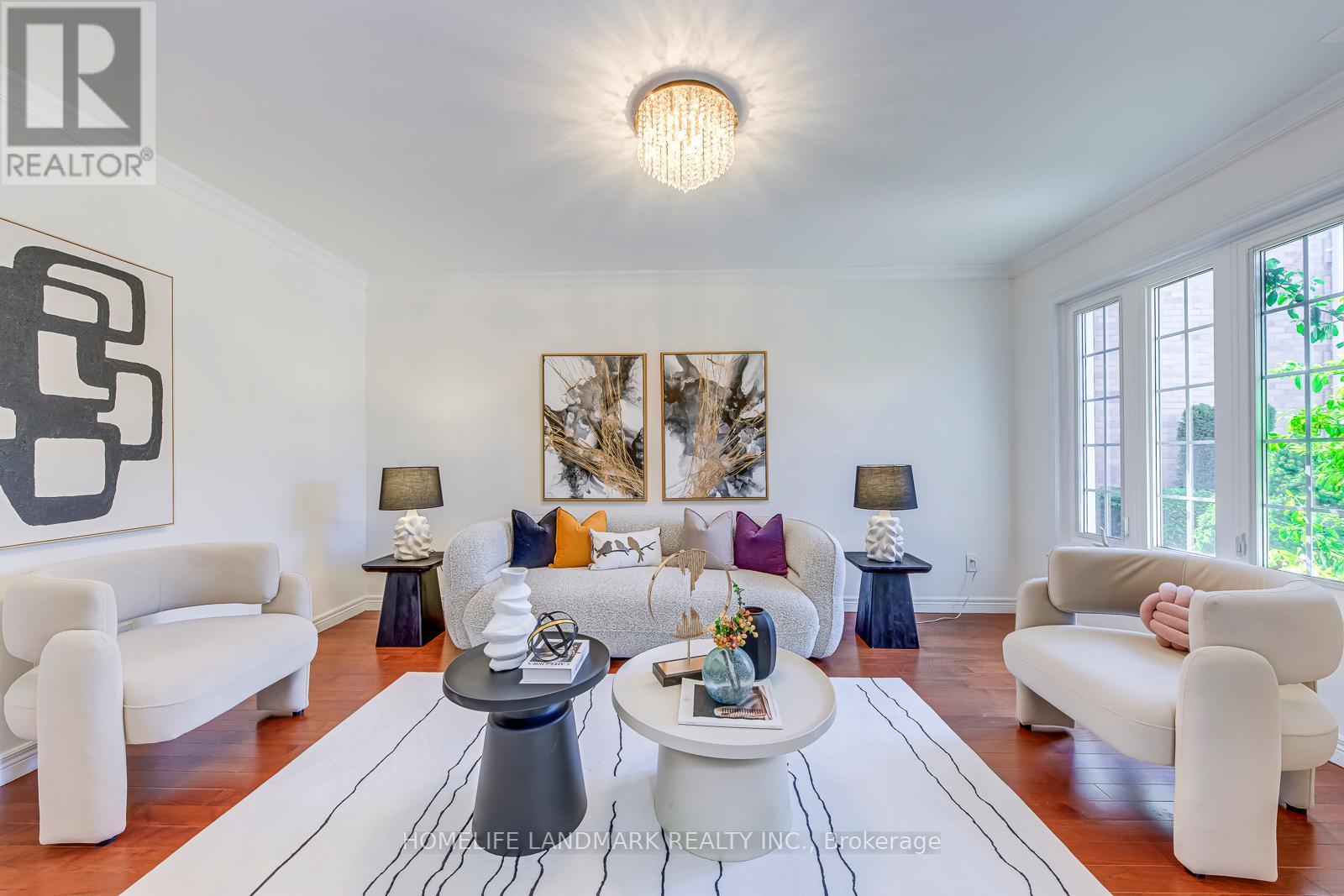 5123 Heatherleigh Avenue, Mississauga, Ontario  L5V 1M7 - Photo 4 - W13082240