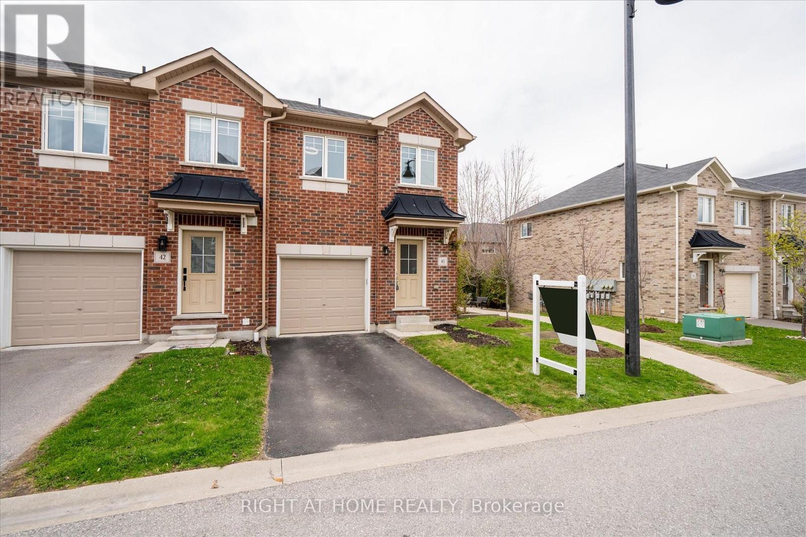 40 MARKHAM TRAIL, clarington (bowmanville), Ontario