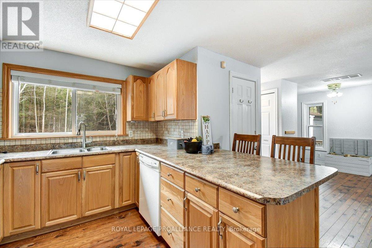 1407 Spooks Bay Lane, Highlands East (Cardiff Ward), Ontario  K0L 1A0 - Photo 12 - X13082710