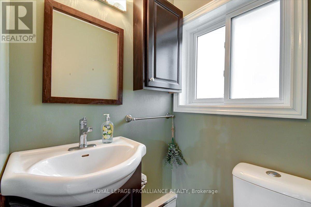 1407 Spooks Bay Lane, Highlands East (Cardiff Ward), Ontario  K0L 1A0 - Photo 13 - X13082710