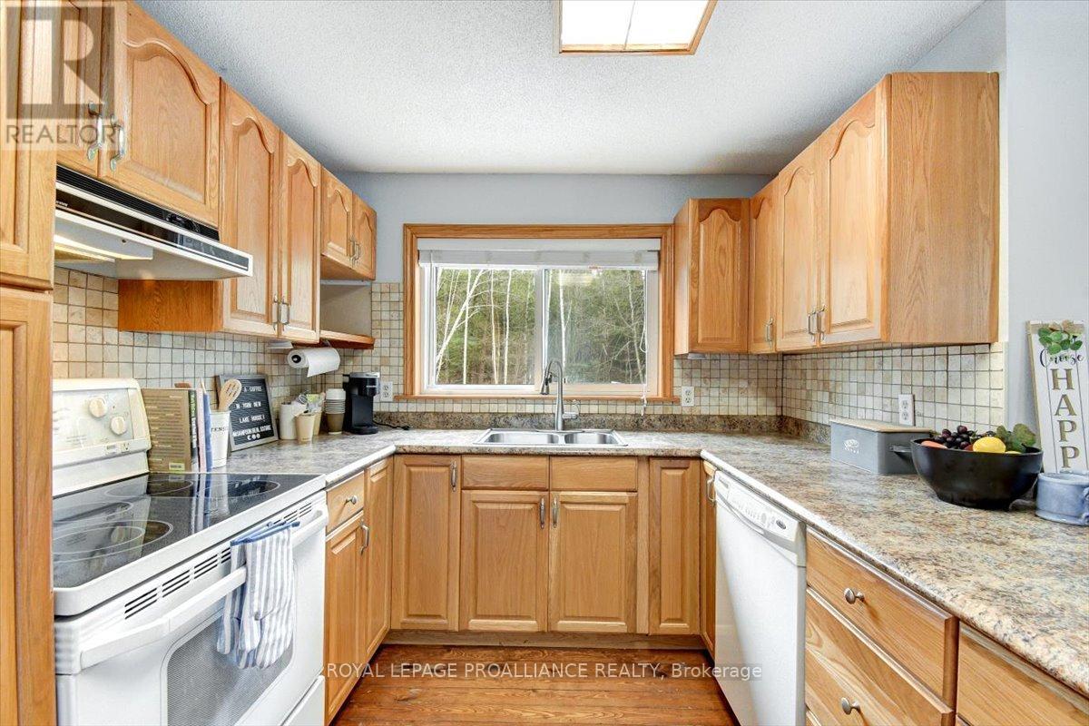 1407 Spooks Bay Lane, Highlands East (Cardiff Ward), Ontario  K0L 1A0 - Photo 9 - X13082710
