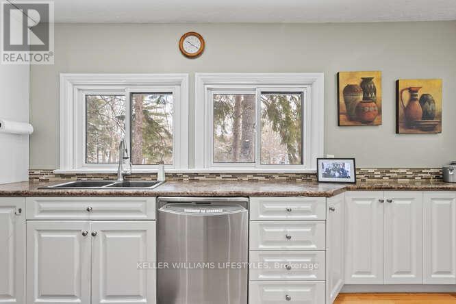 577 Wonderland Road N, London North (North N), Ontario  N6H 3E2 - Photo 12 - X13082686