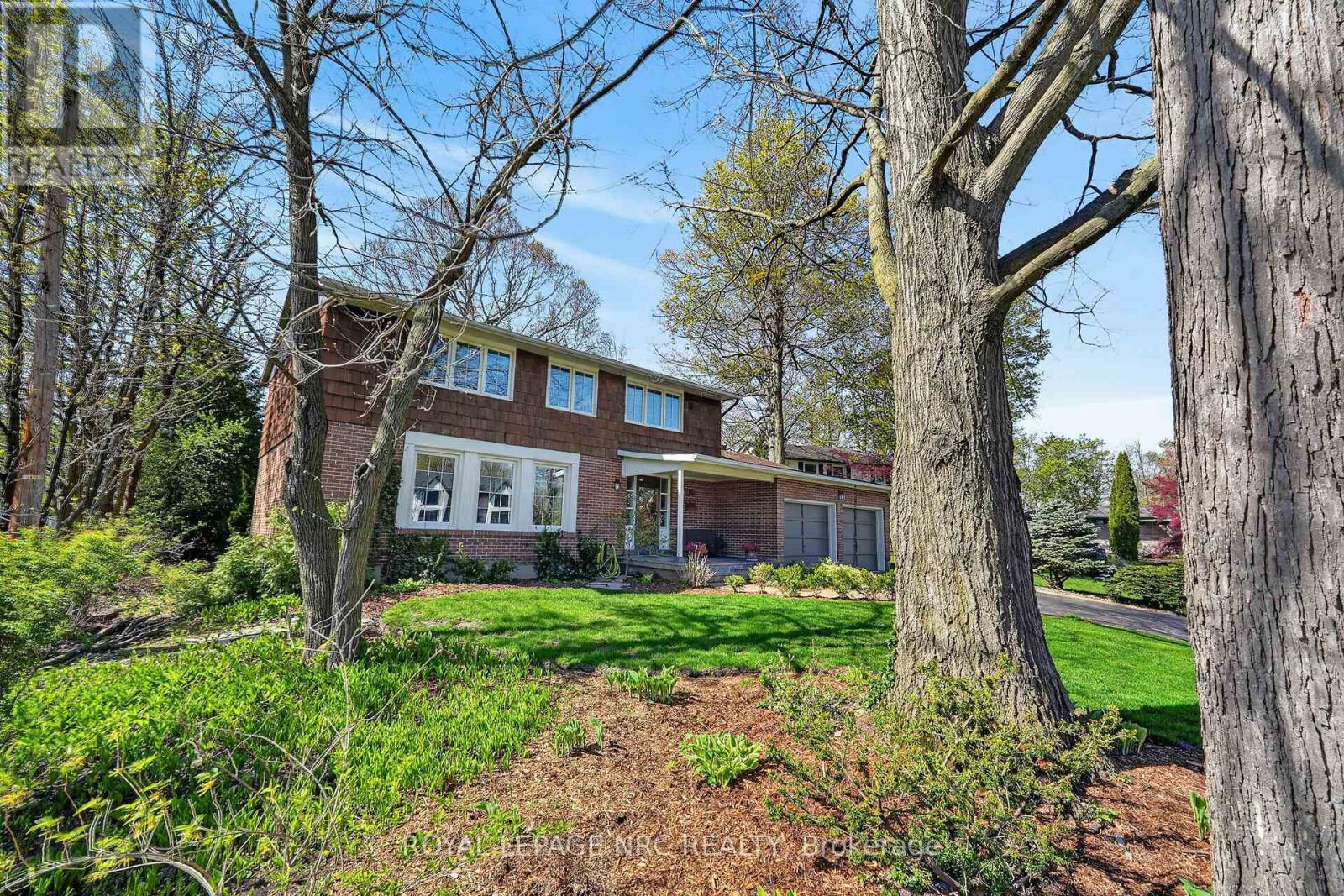 10 Briarfield Crescent, St. Catharines (Glendale/glenridge), Ontario  L2T 3T5 - Photo 3 - X13082652
