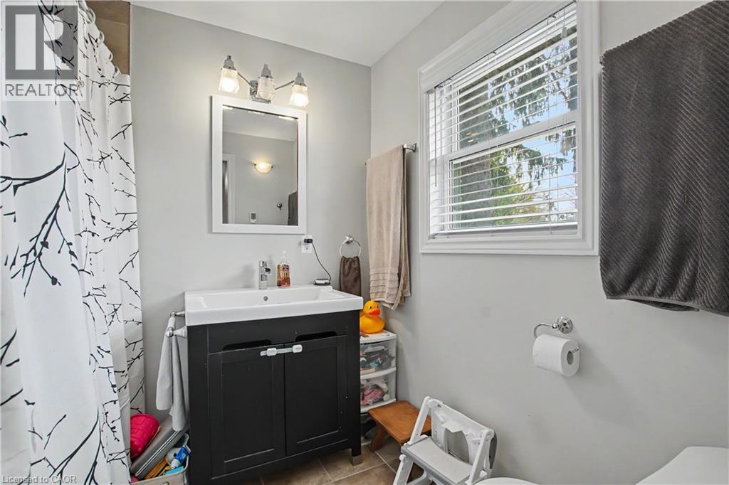 241 Guelph Avenue, Cambridge, Ontario  N3C 1A9 - Photo 16 - 40823500