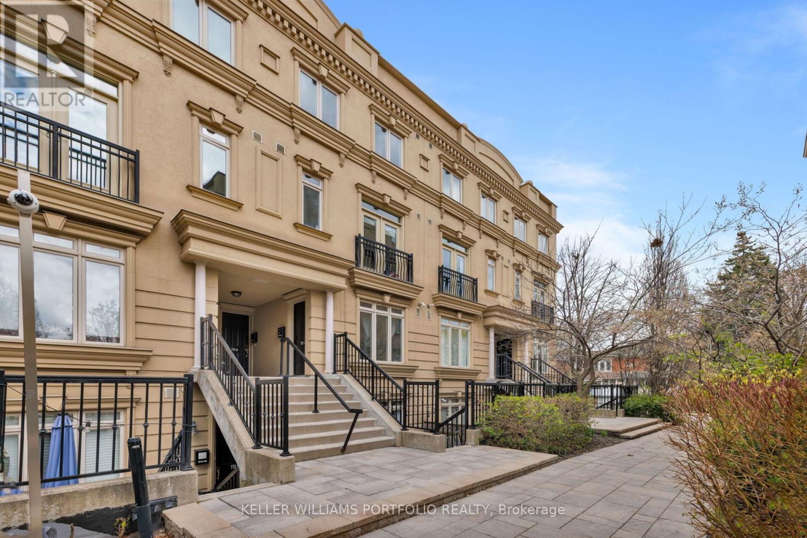 08 - 60 CARR STREET, Toronto, Ontario