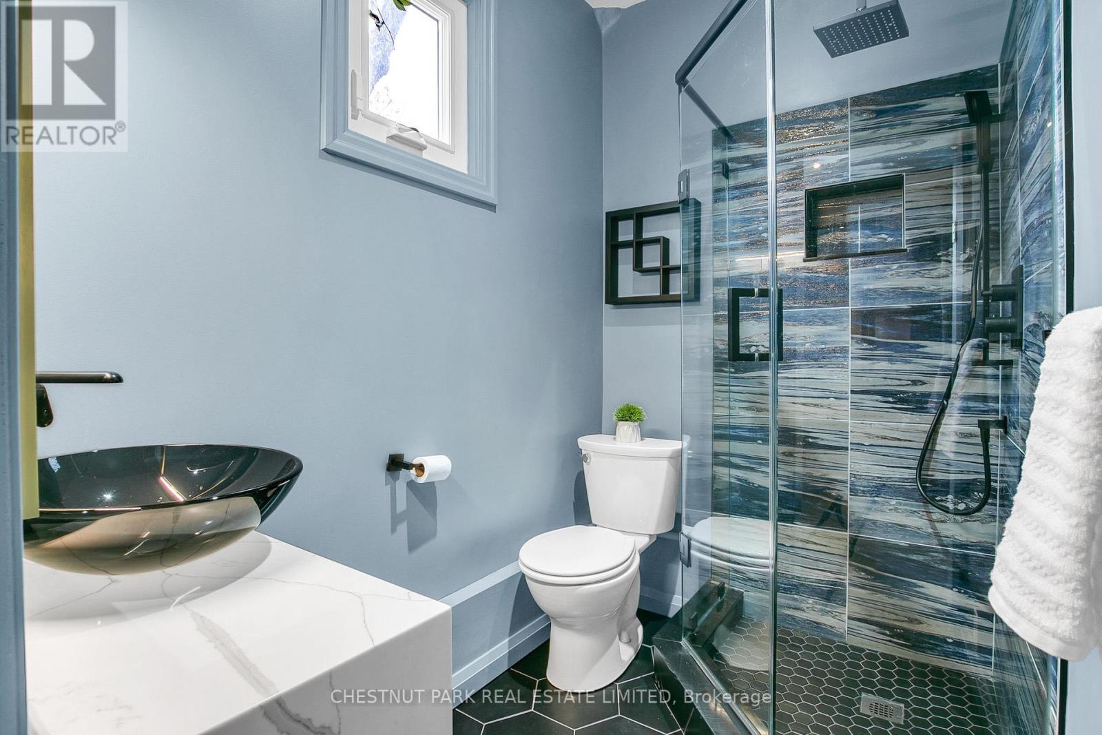 4 Biggar Avenue, Toronto, Ontario  M6H 2N4 - Photo 18 - C13082634