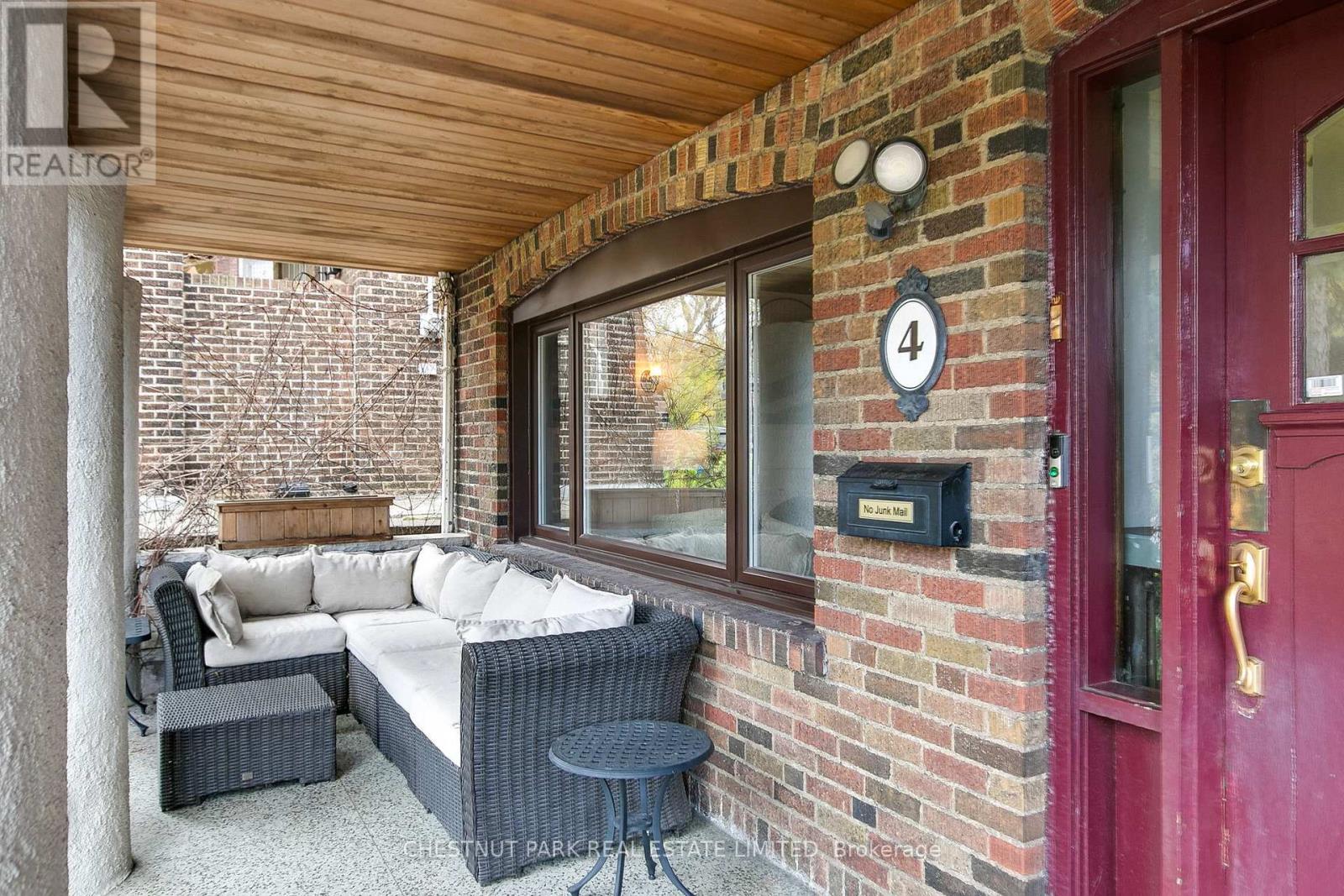4 Biggar Avenue, Toronto, Ontario  M6H 2N4 - Photo 2 - C13082634