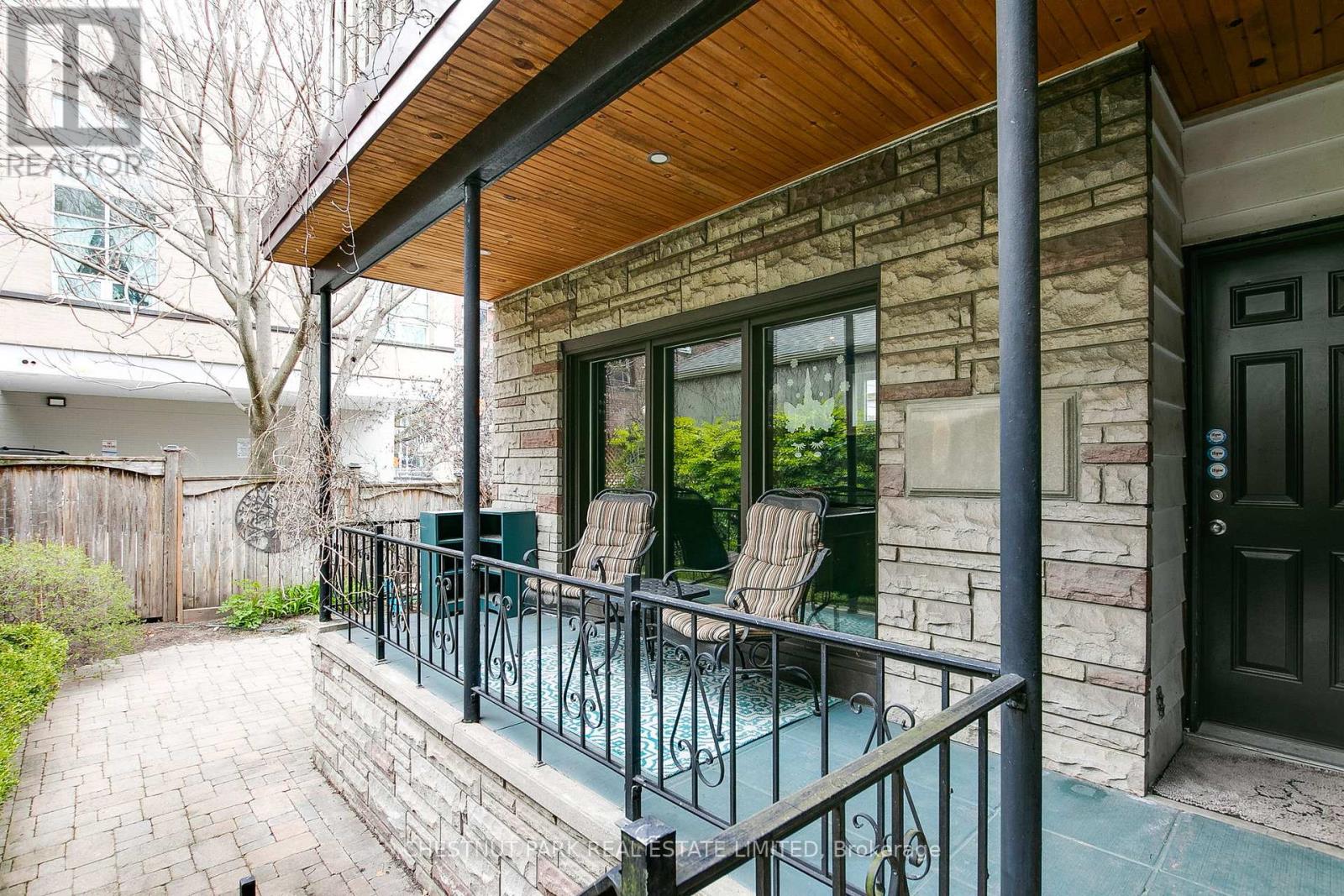 4 Biggar Avenue, Toronto, Ontario  M6H 2N4 - Photo 37 - C13082634