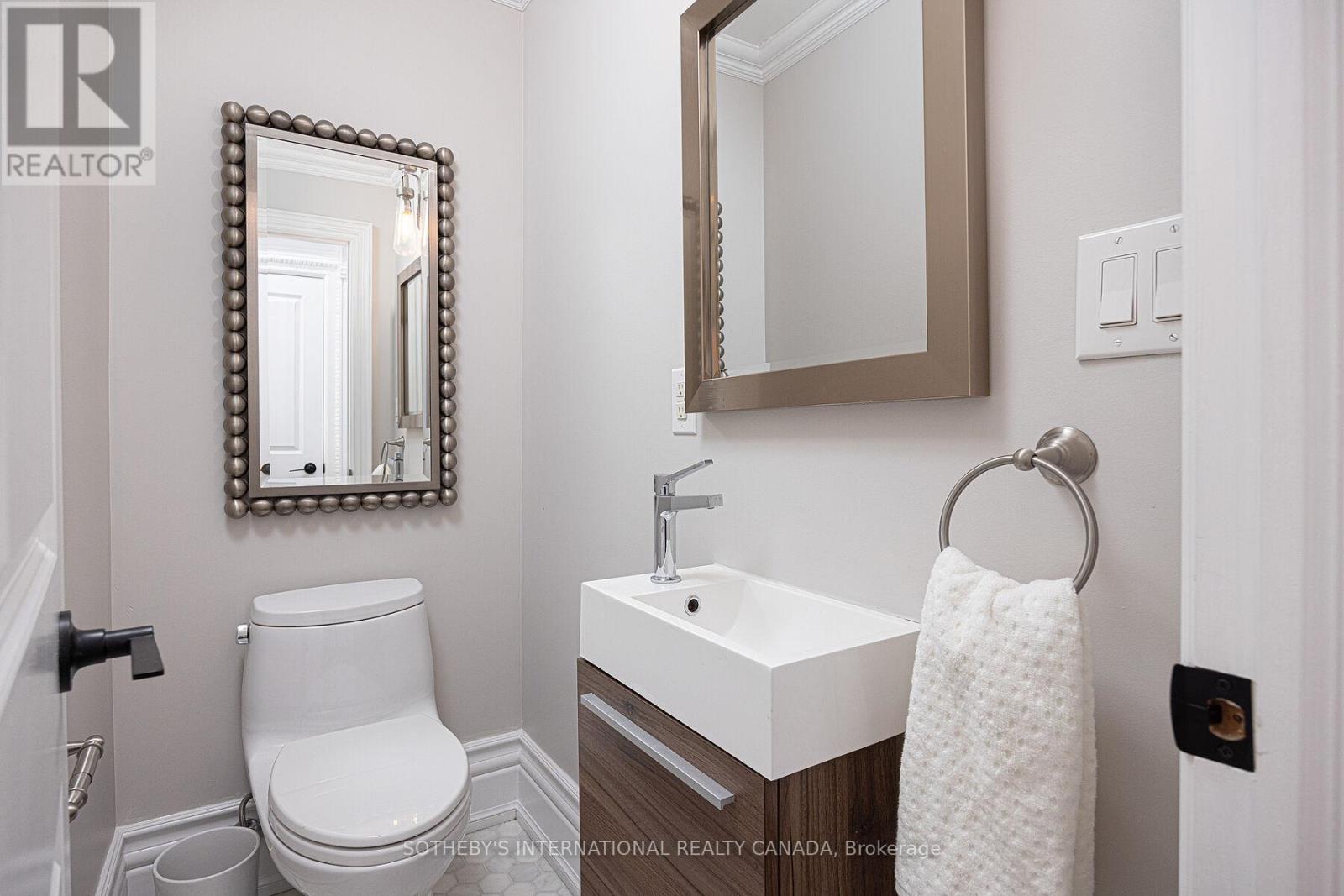 54 Stanley Terrace, Toronto (Niagara), Ontario  M6J 2R4 - Photo 15 - C13082640