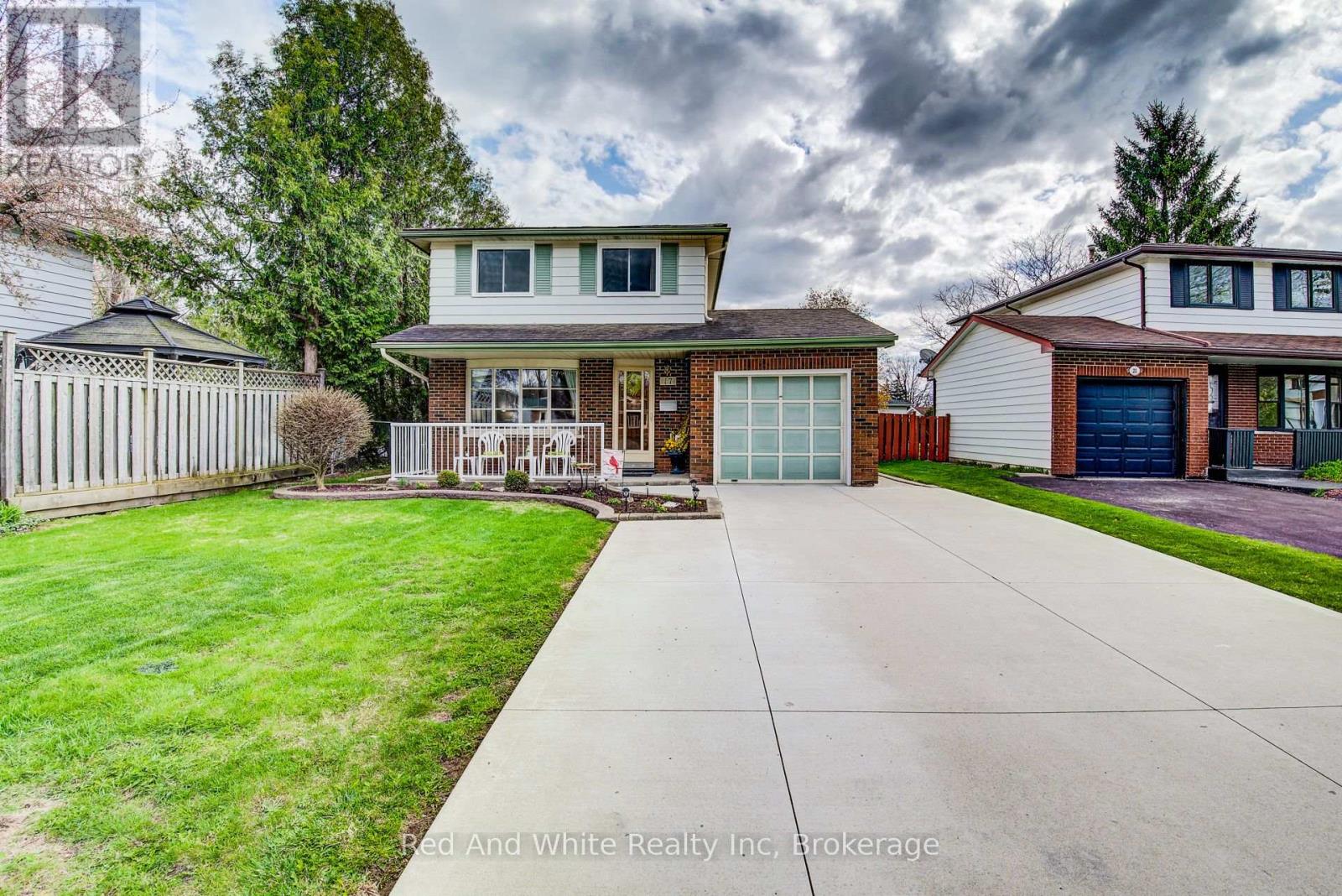 17 Forest Glen Court, Kitchener, Ontario  N2N 1E1 - Photo 3 - X13082642