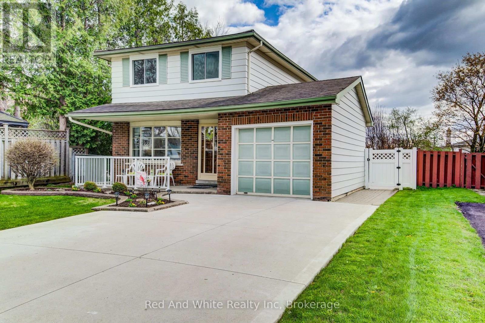 17 Forest Glen Court, Kitchener, Ontario  N2N 1E1 - Photo 4 - X13082642