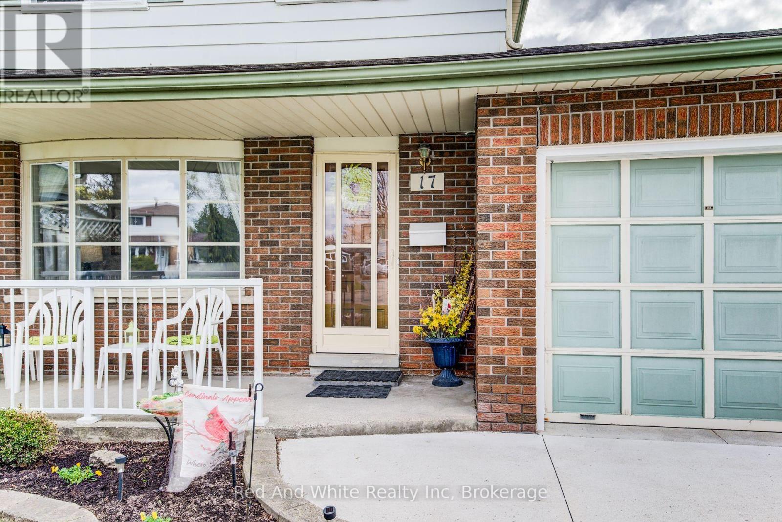 17 Forest Glen Court, Kitchener, Ontario  N2N 1E1 - Photo 5 - X13082642
