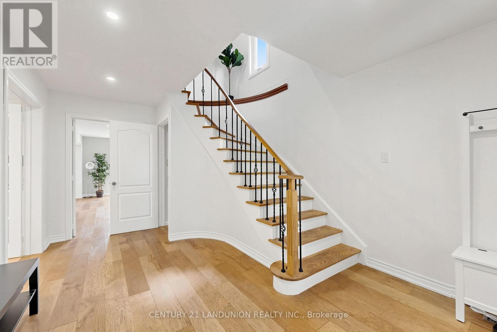 329 Atha Avenue, Richmond Hill, Ontario  L4C 6A8 - Photo 2 - N13066272