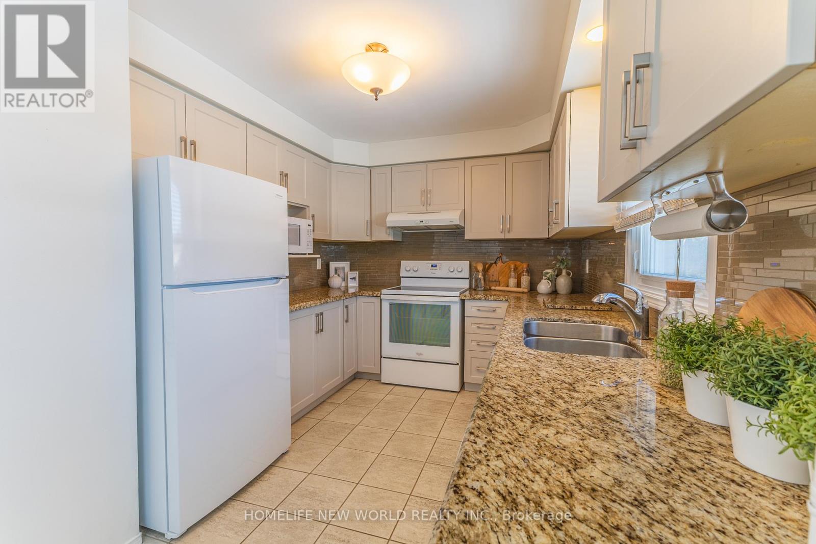 10 Holden Court, Whitby, Ontario  L1N 9A1 - Photo 9 - E13082648