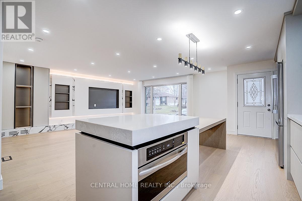 Main - 23 Bakerdale Road, Markham, Ontario  L3P 1J3 - Photo 4 - N13082720