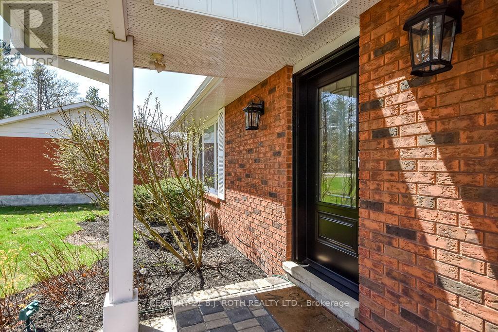 1078 Sunnidale Road, Springwater, Ontario  L4M 4S4 - Photo 3 - S13082580