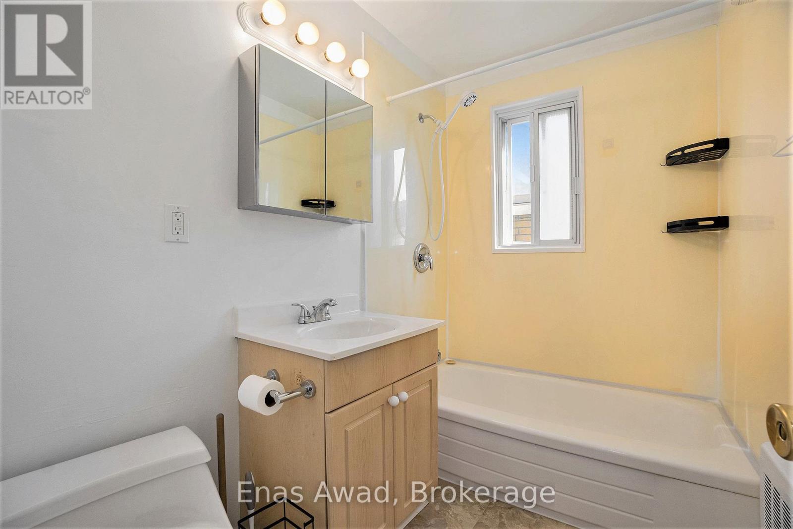 3 - 72 Jolliet Avenue, Ottawa, Ontario  K1L 5H2 - Photo 10 - X12937170