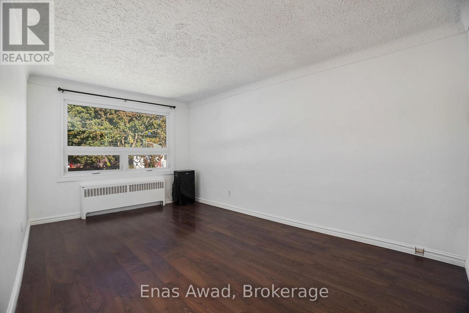 3 - 72 Jolliet Avenue, Ottawa, Ontario  K1L 5H2 - Photo 4 - X12937170