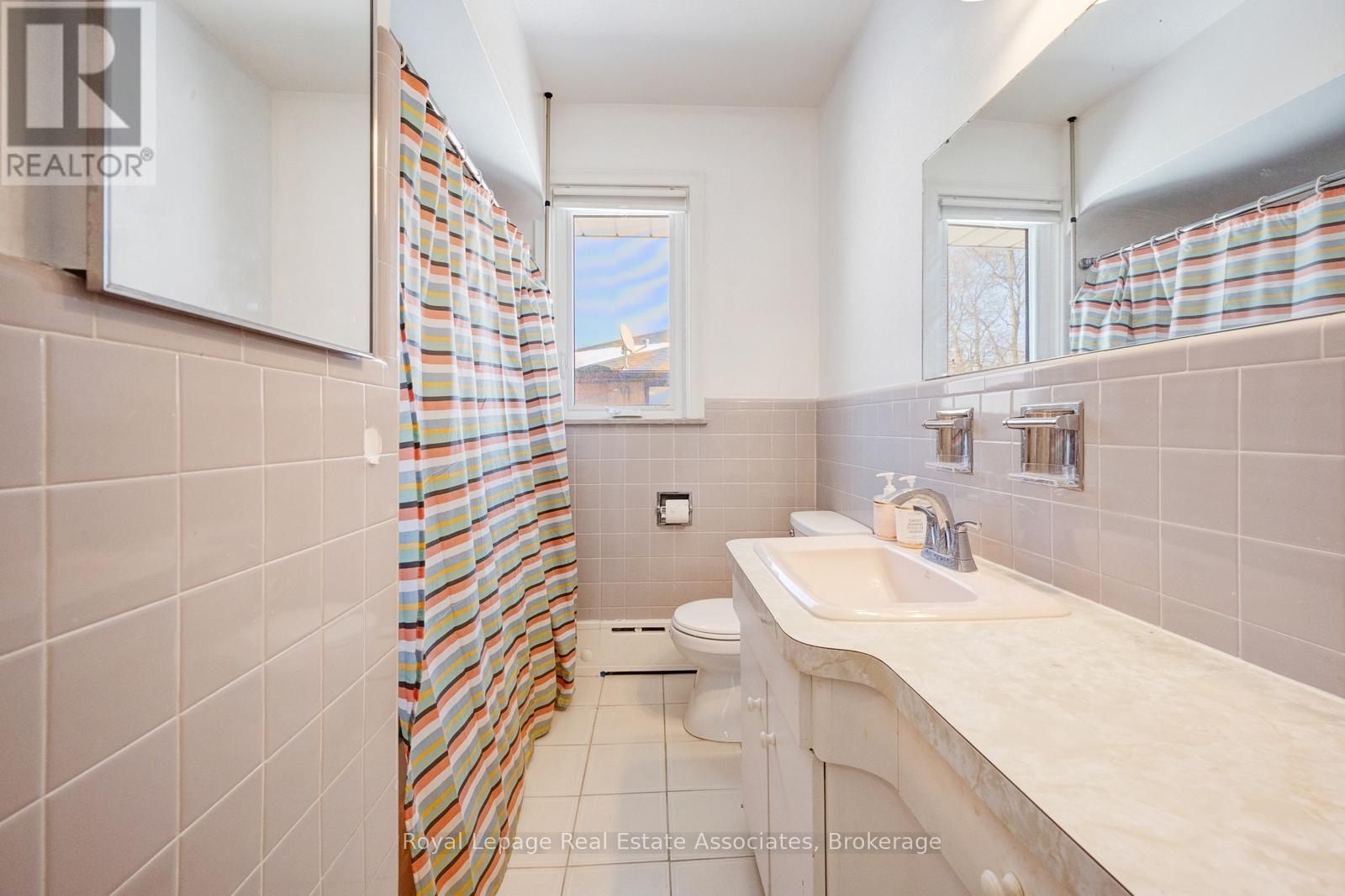 A - 49 Bemersyde Drive, Toronto, Ontario  M9A 2T3 - Photo 16 - W13082606