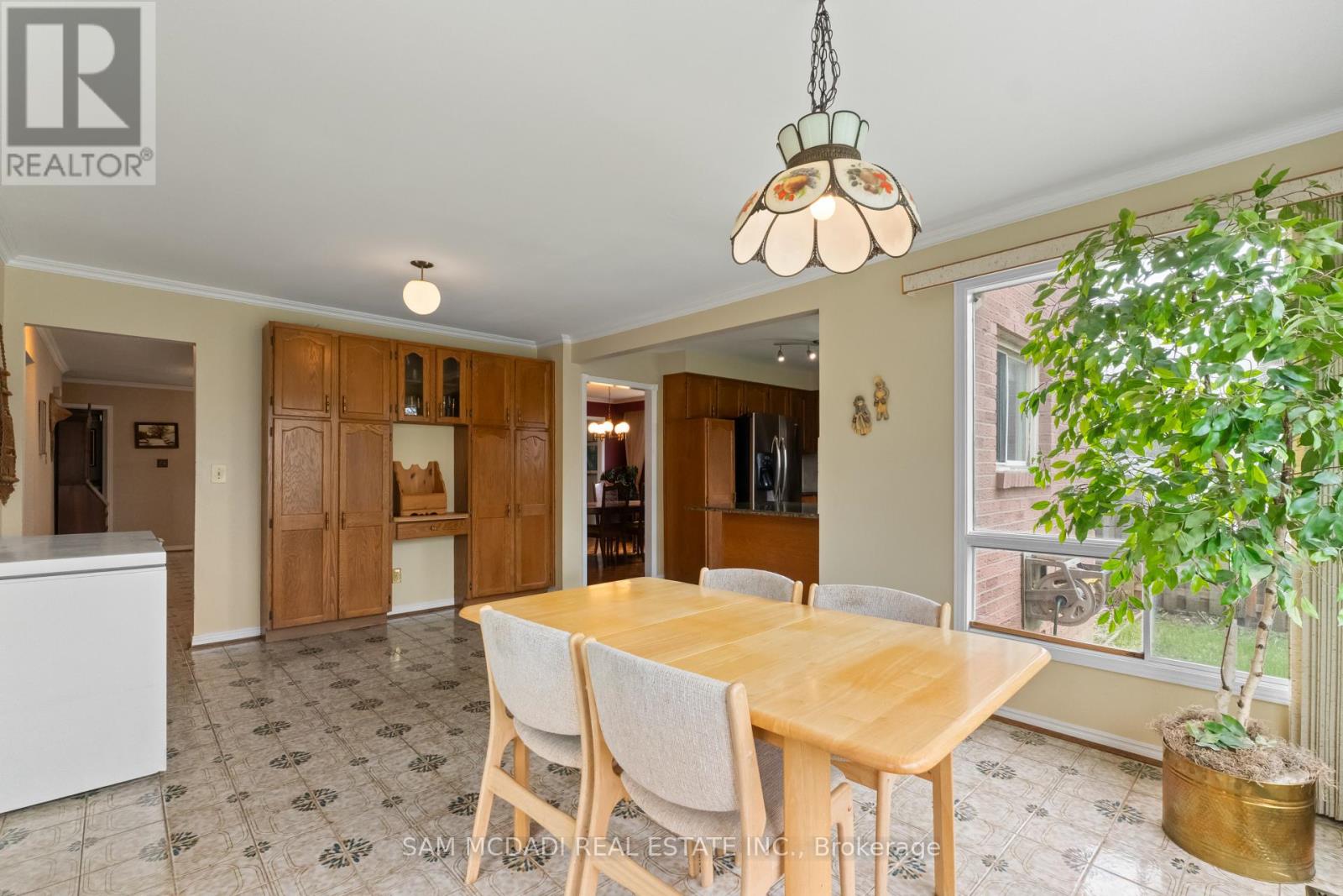 2138 Burbank Drive, Mississauga, Ontario  L5L 2T8 - Photo 13 - W13082722