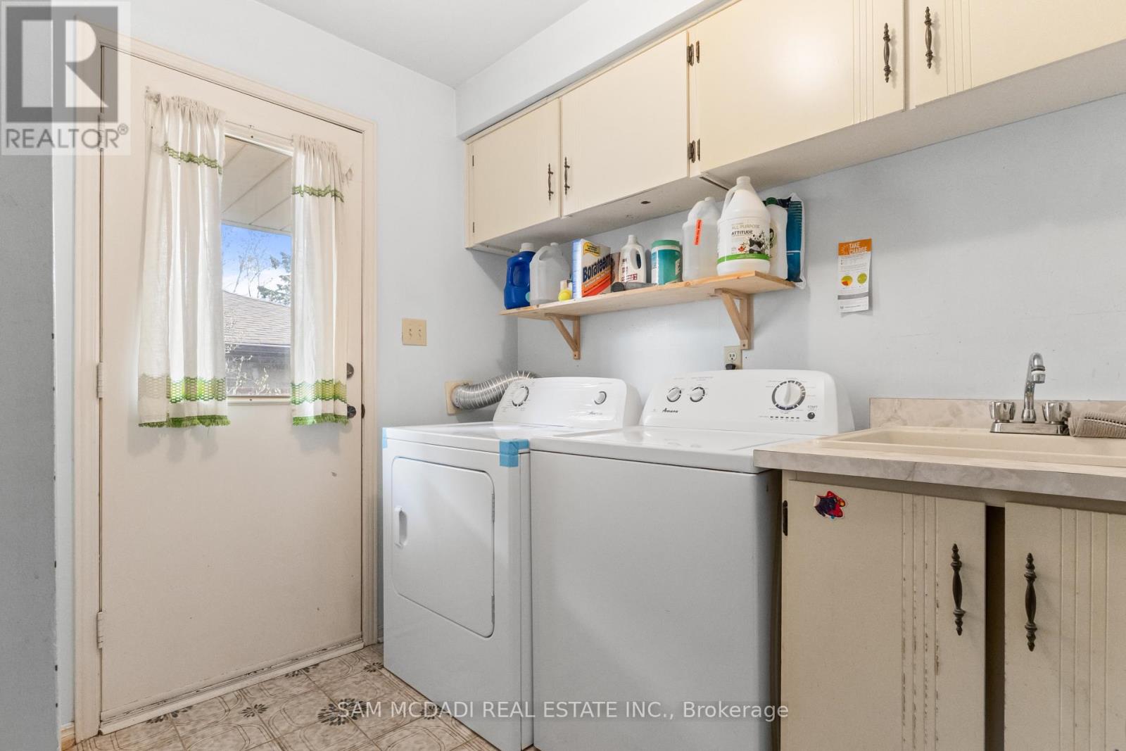 2138 Burbank Drive, Mississauga, Ontario  L5L 2T8 - Photo 18 - W13082722
