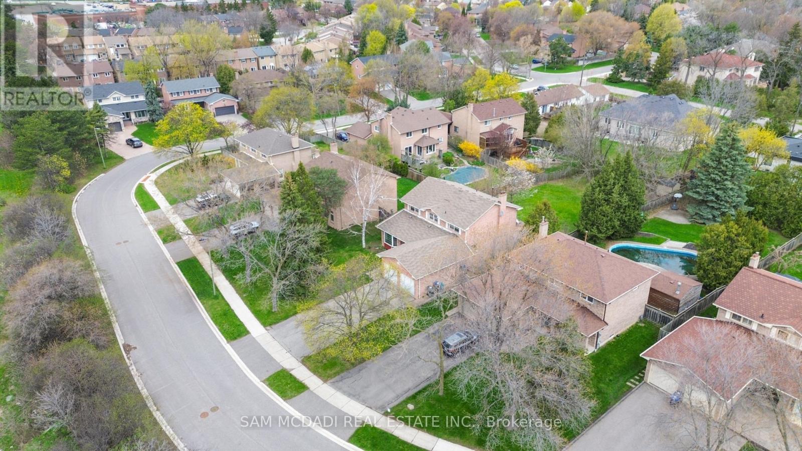 2138 Burbank Drive, Mississauga, Ontario  L5L 2T8 - Photo 35 - W13082722