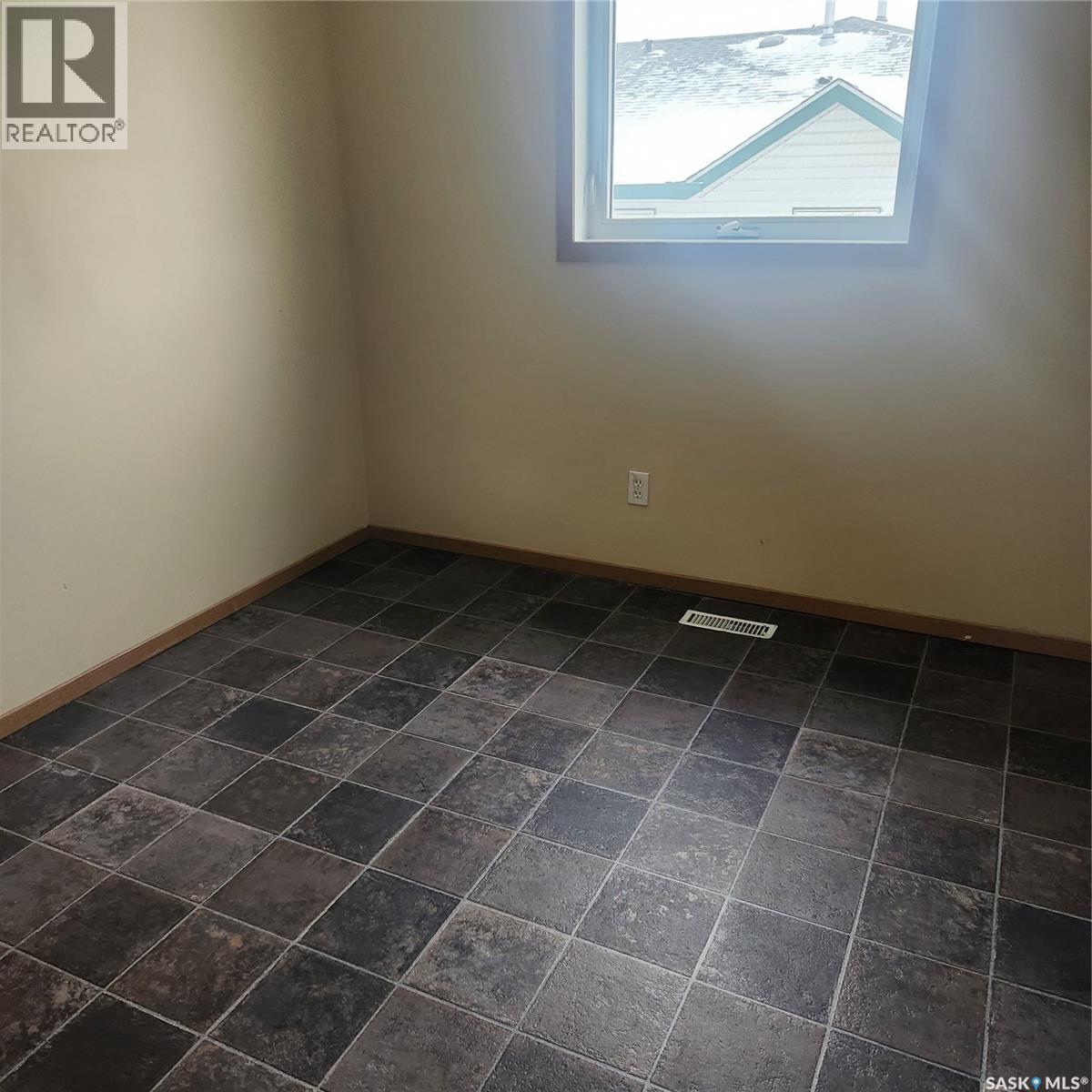 23 5th Avenue N, Martensville, Saskatchewan  S0K 0A2 - Photo 5 - SK034799