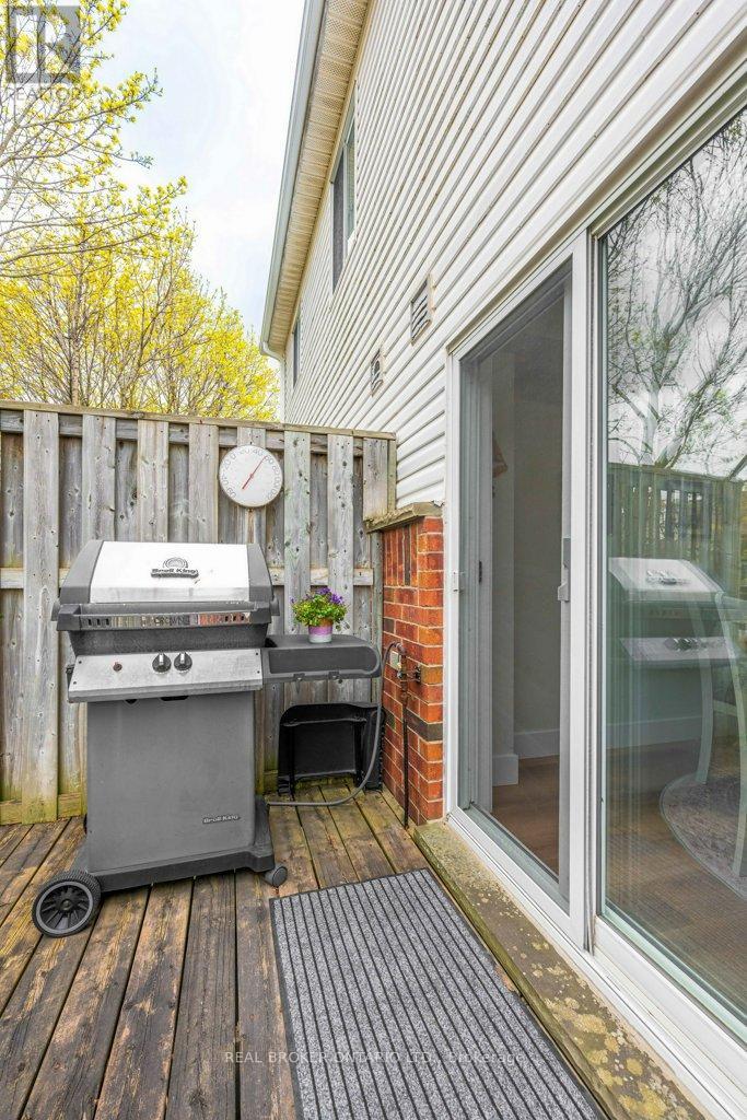 2 - 185 Highland Crescent, Kitchener, Ontario  N2M 5P8 - Photo 37 - X13082556