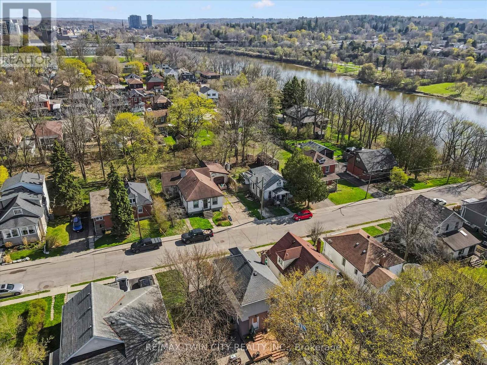 15 Waterside Avenue, Cambridge, Ontario  N1R 1E8 - Photo 25 - X13082578