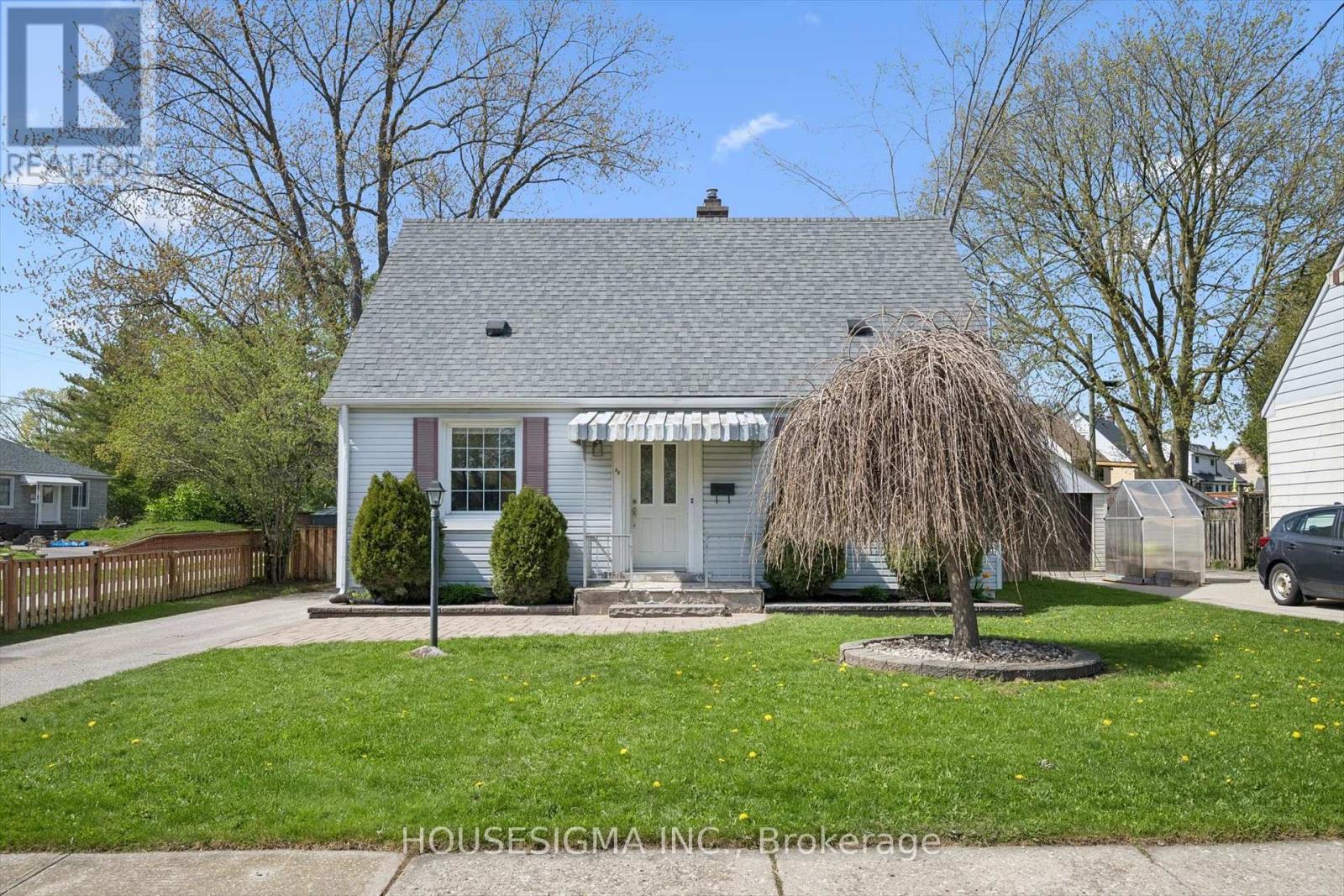 46 SENECA DRIVE, Kitchener, Ontario