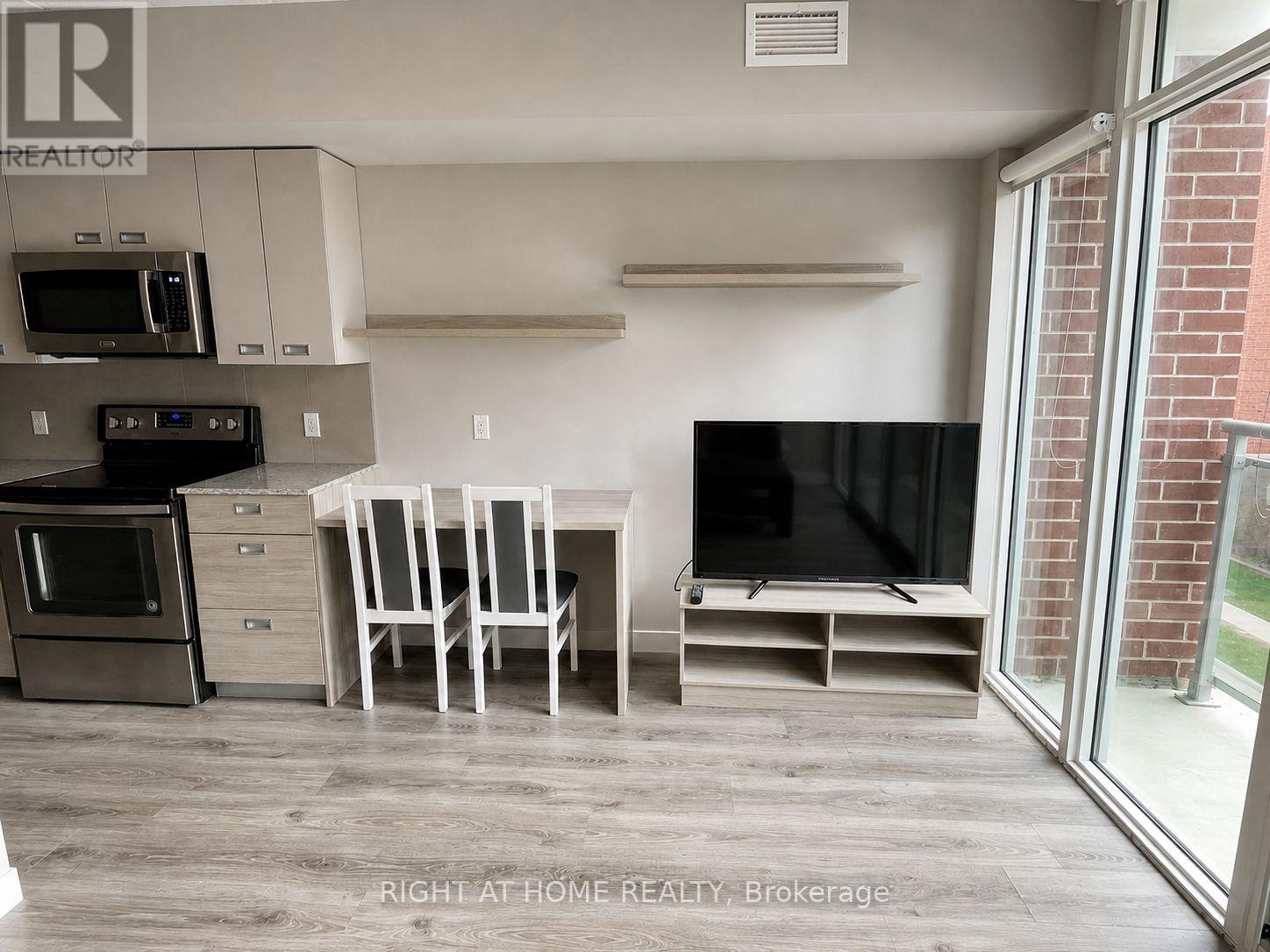 421 - 308 Lester Street, Waterloo, Ontario  N2L 3W6 - Photo 4 - X13082690