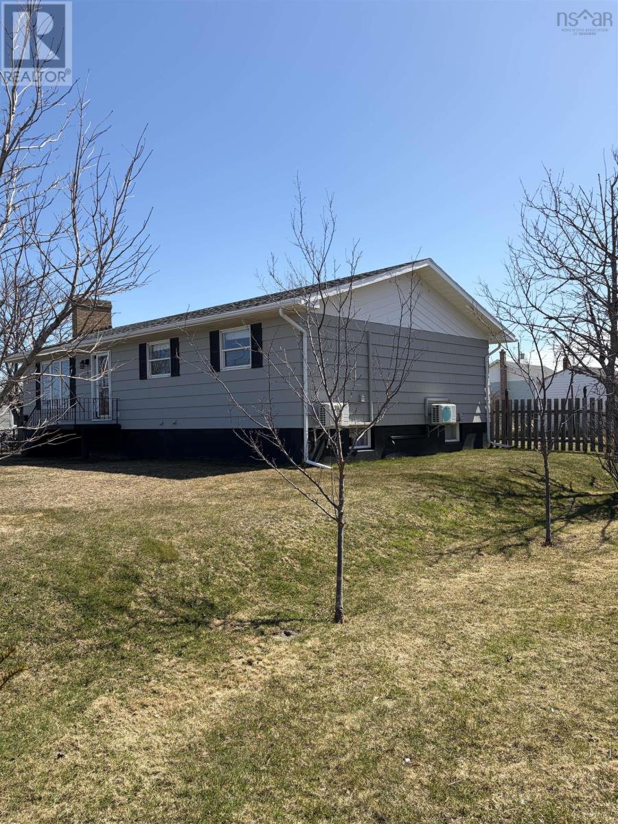 11 Luke Street, Glace Bay, Nova Scotia  B1A 1N7 - Photo 5 - 202609470