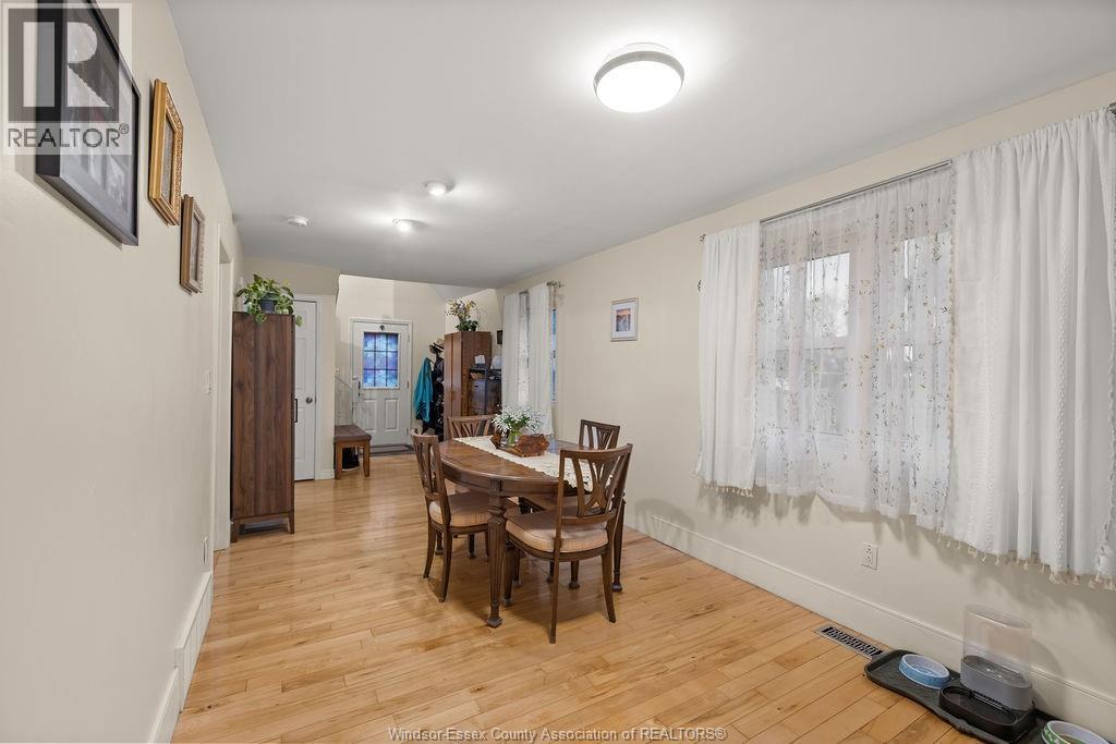 2119 Longfellow, Windsor, Ontario  N9B 3J5 - Photo 9 - 26010063